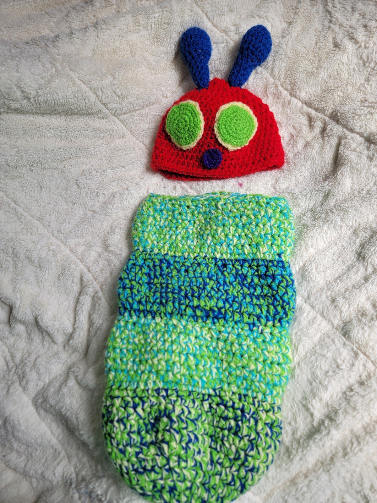 Crochet The very hungry caterpillar, baby cocoon, baby photoprop.
