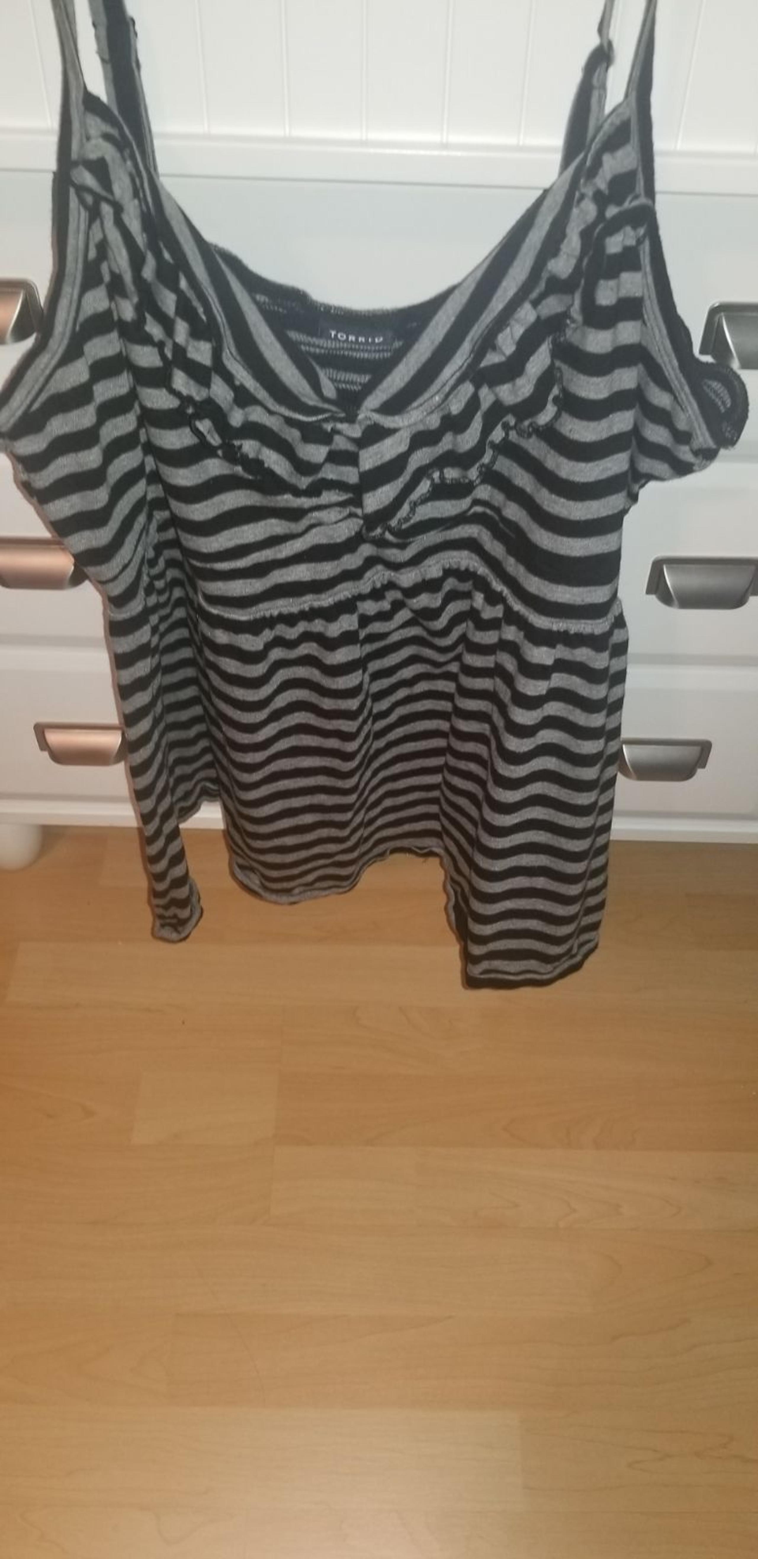 Torrid Size 3 top