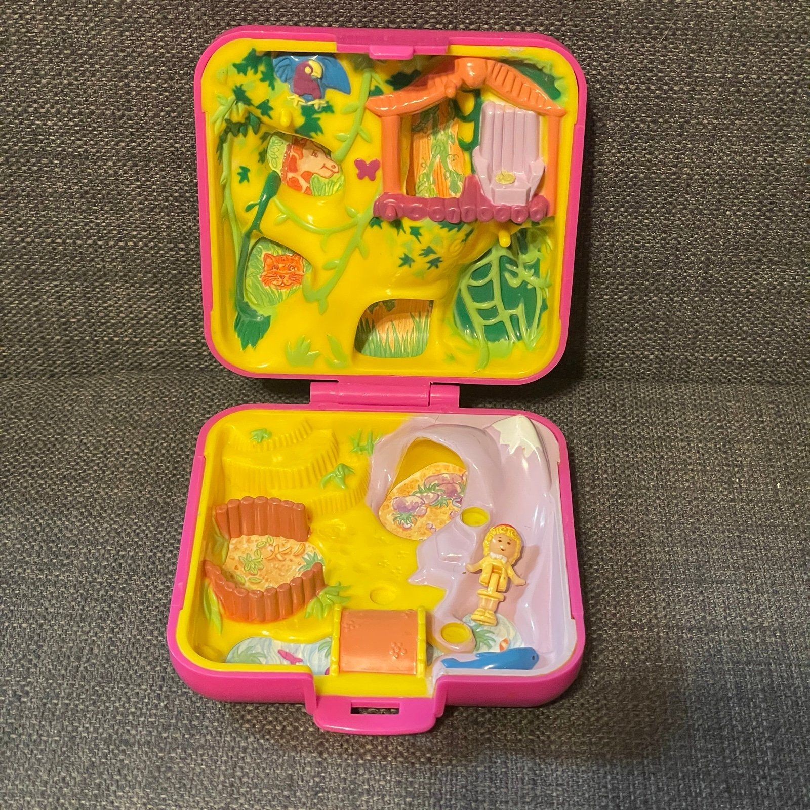 Vintage 1989 Polly Pocket Bluebird Wild Zoo World Pet Parade Pink Toy Compact