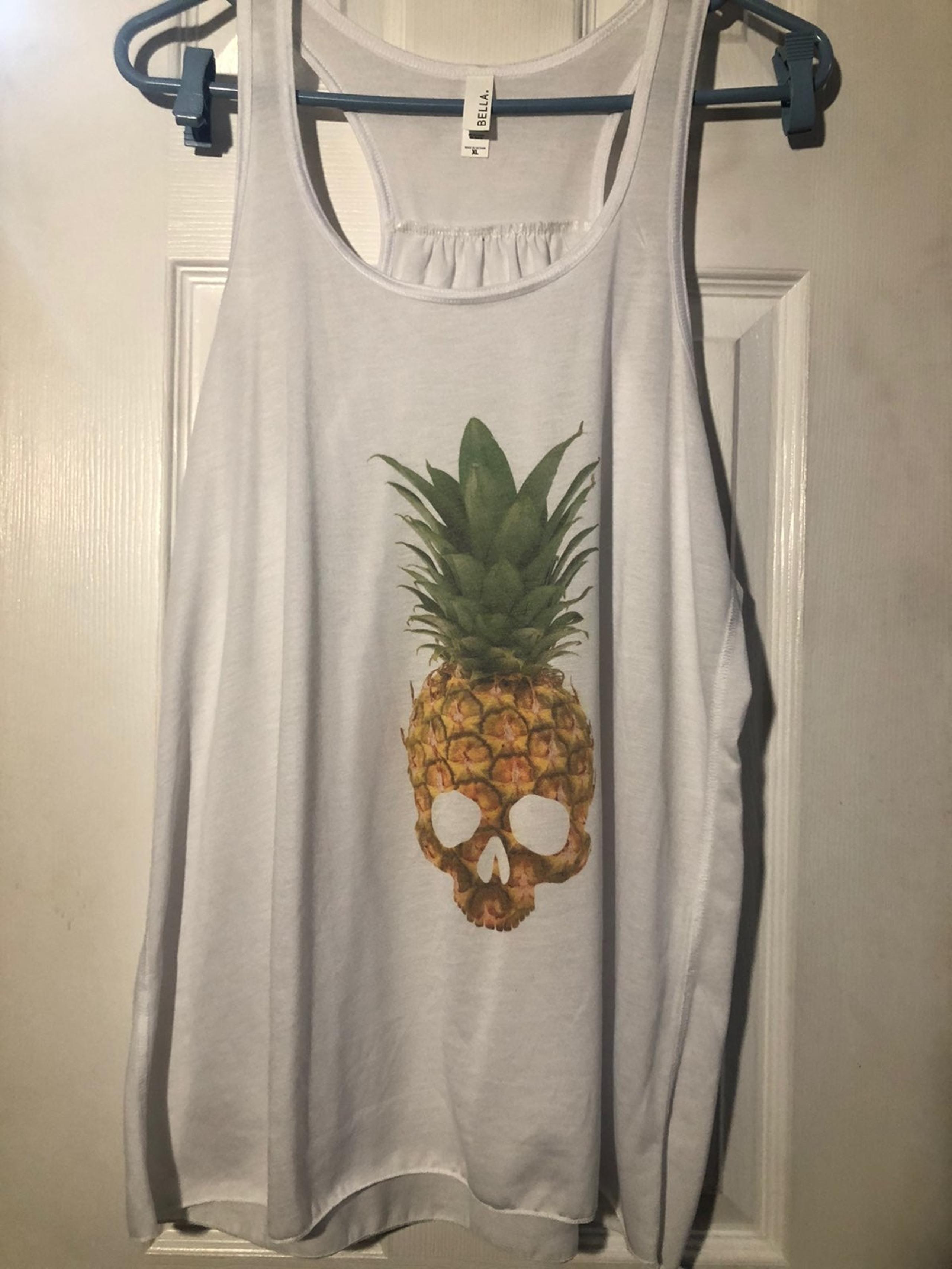 Tank Top w/ pinapple skull