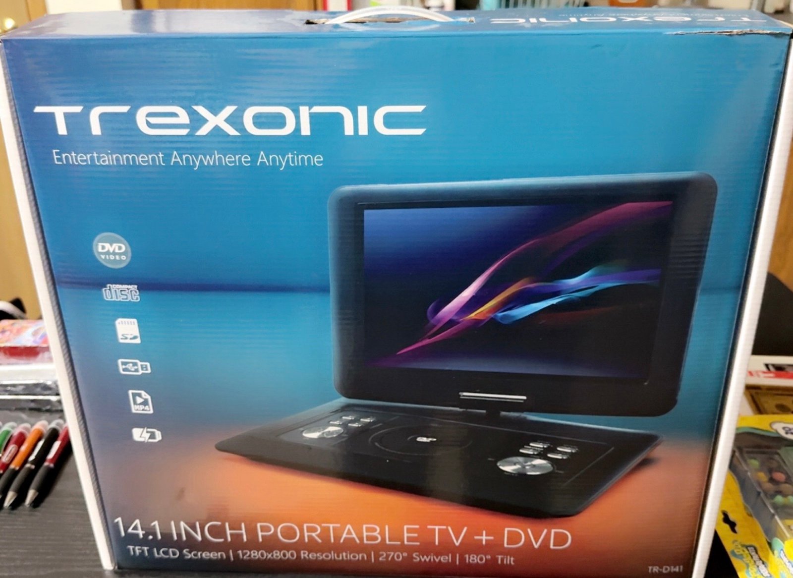 Trexonic 14.1 portable TV/DVD Player