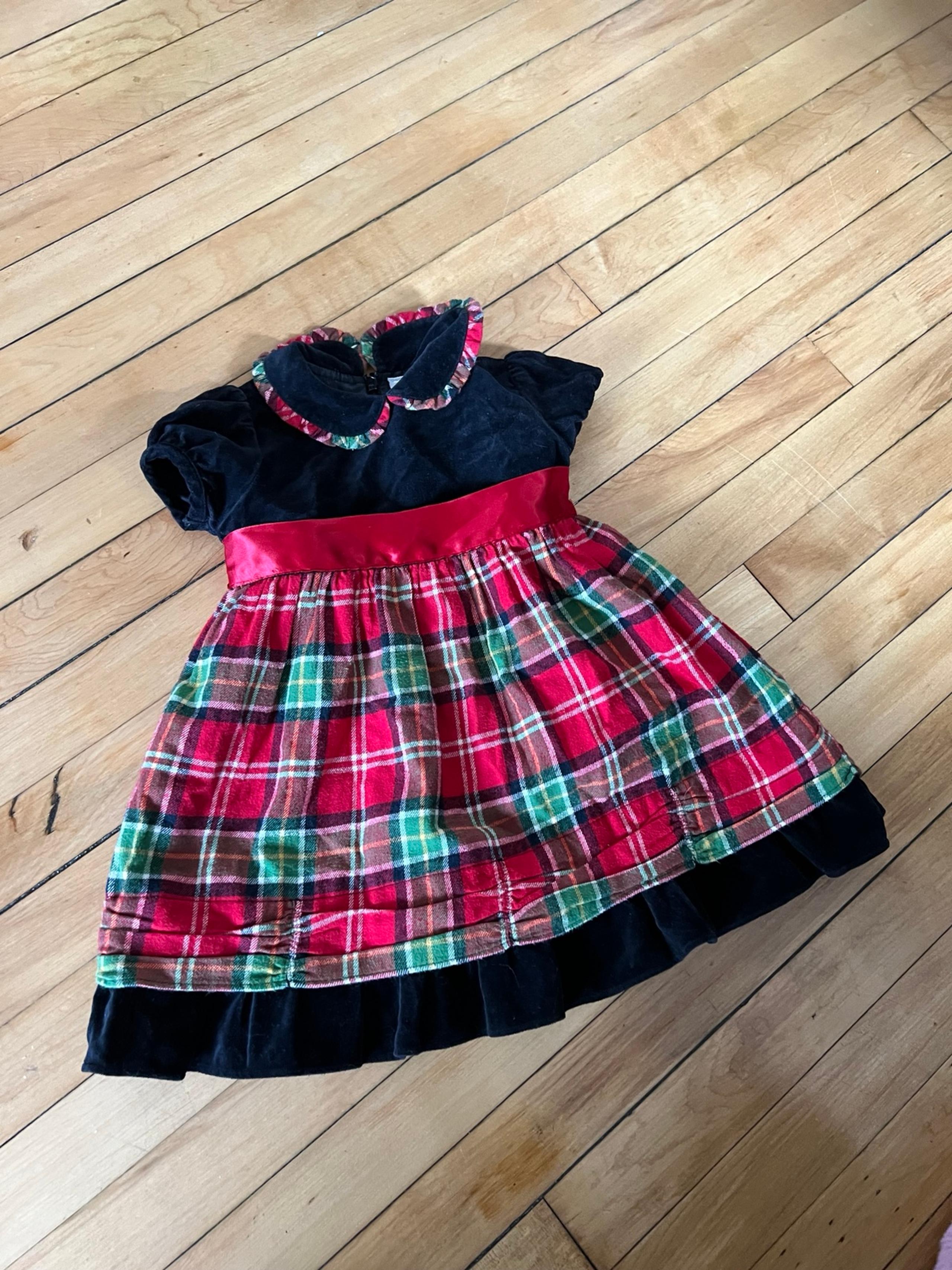 Hanna Andersson black velour red and green plaid holiday dress