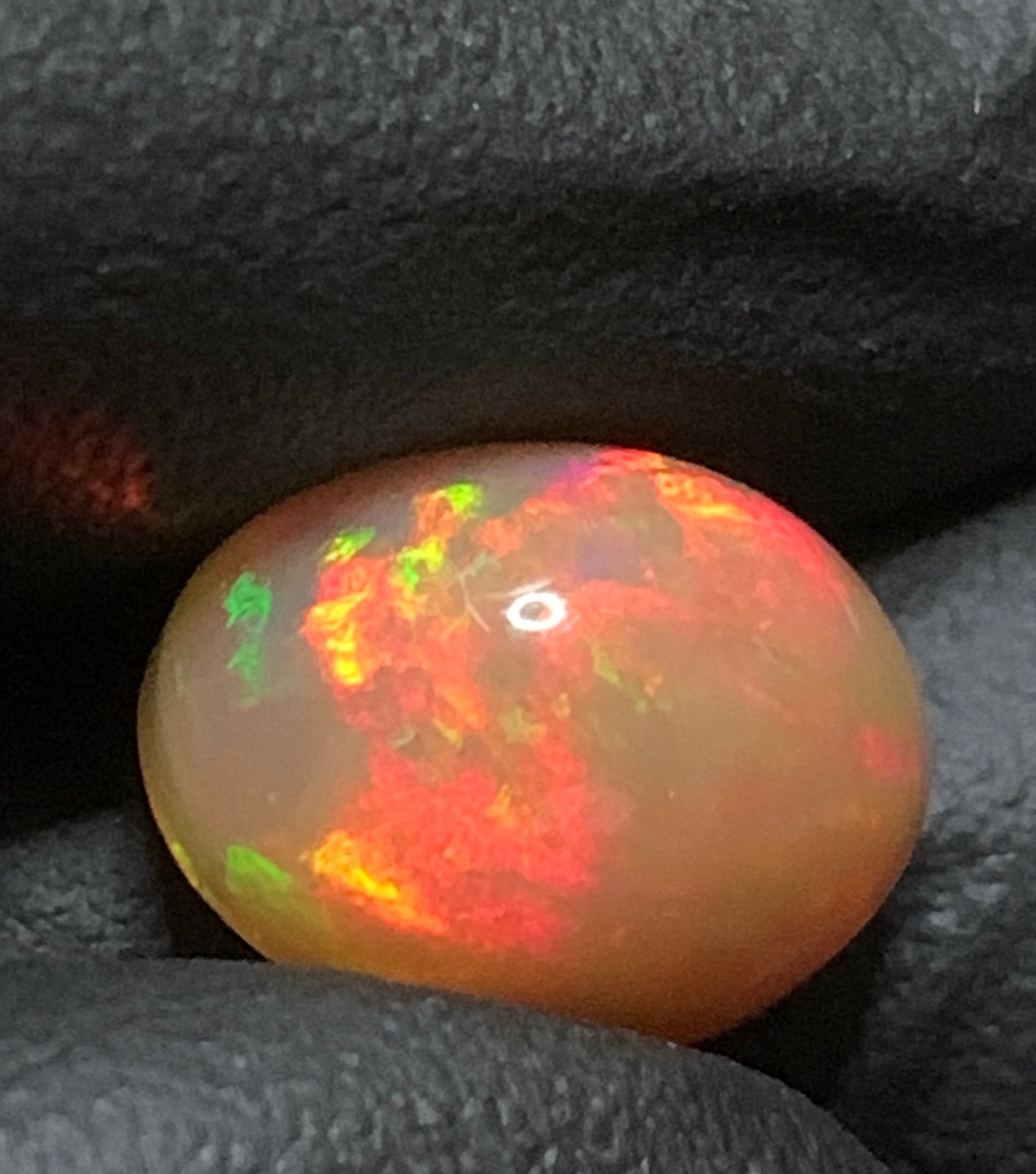 3.62 CT 12X9 MM REDFLASH PATTERN!! RARE TOP QUALITY ETHIOPIAN WELO OPAL