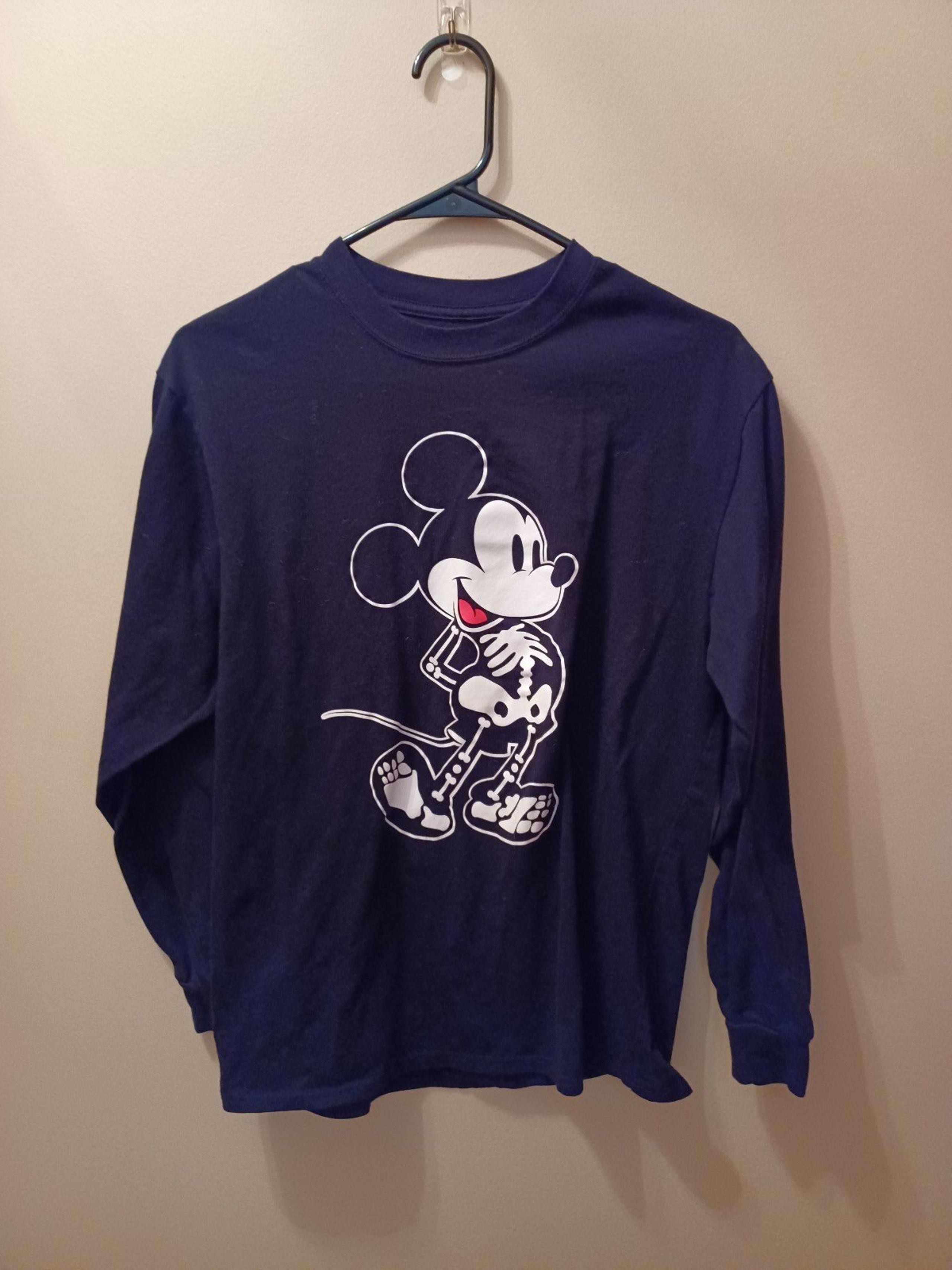 Women's Size Large Mickey Mouse Black Shirt