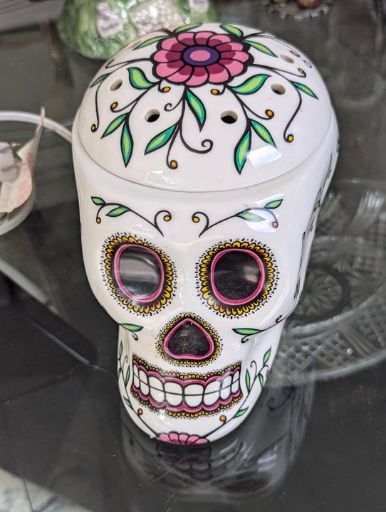 Scentsy Dia De Los Muertos Painted Skull Wax Melter