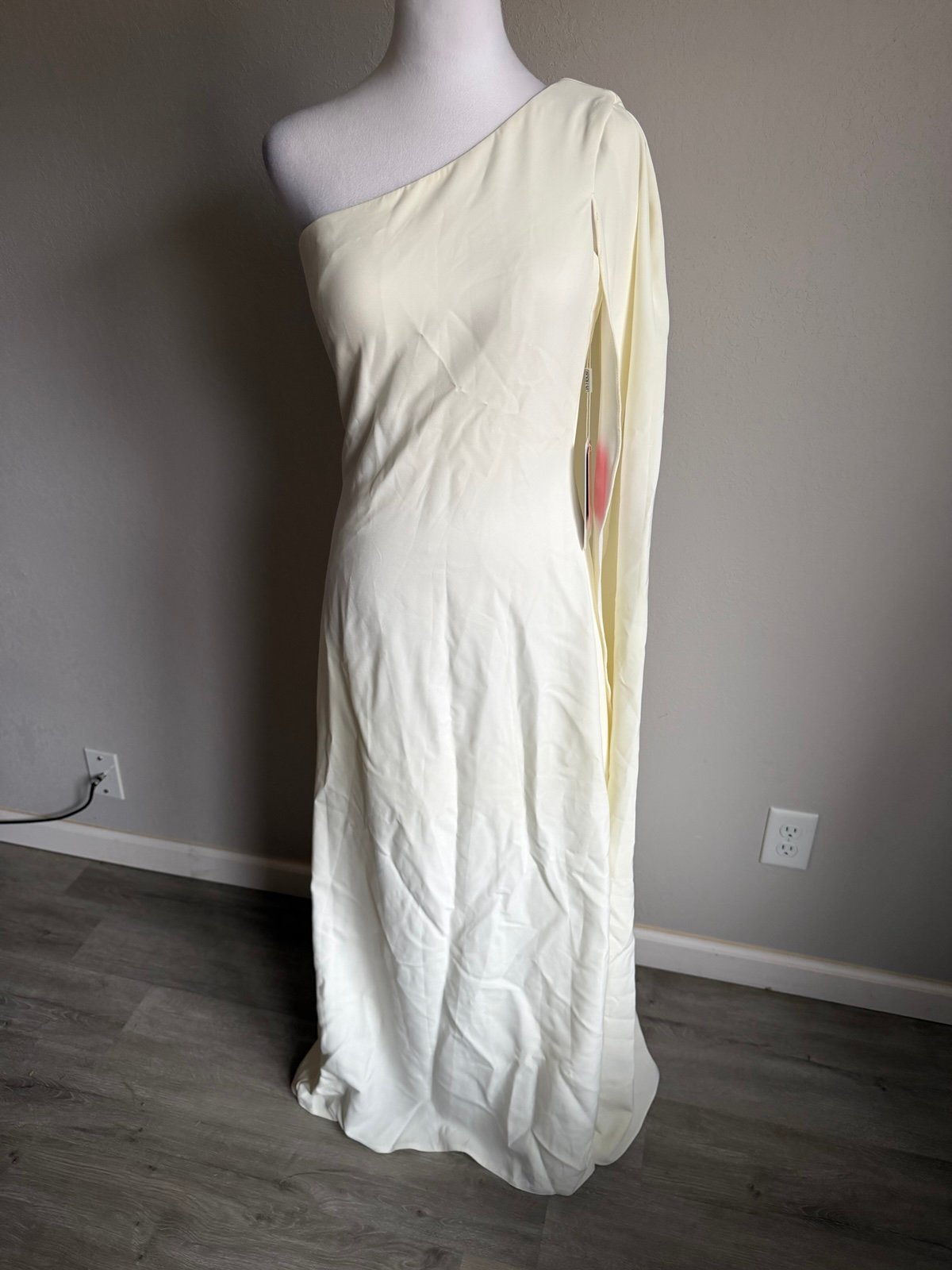 JJ’s House Ivory One Shoulder Sheath Column Floor Length Wedding Dress Womens 6