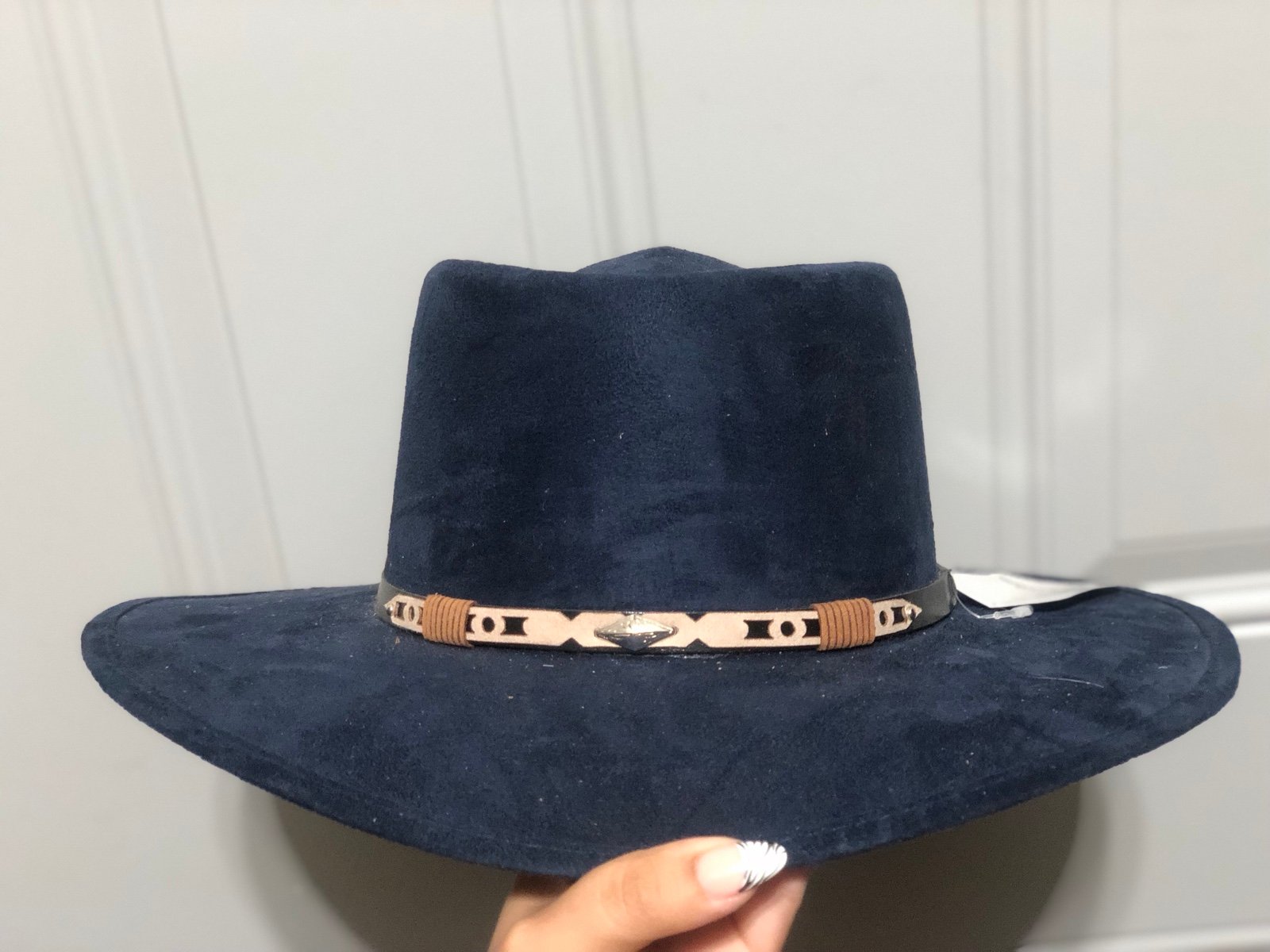 Round top hat