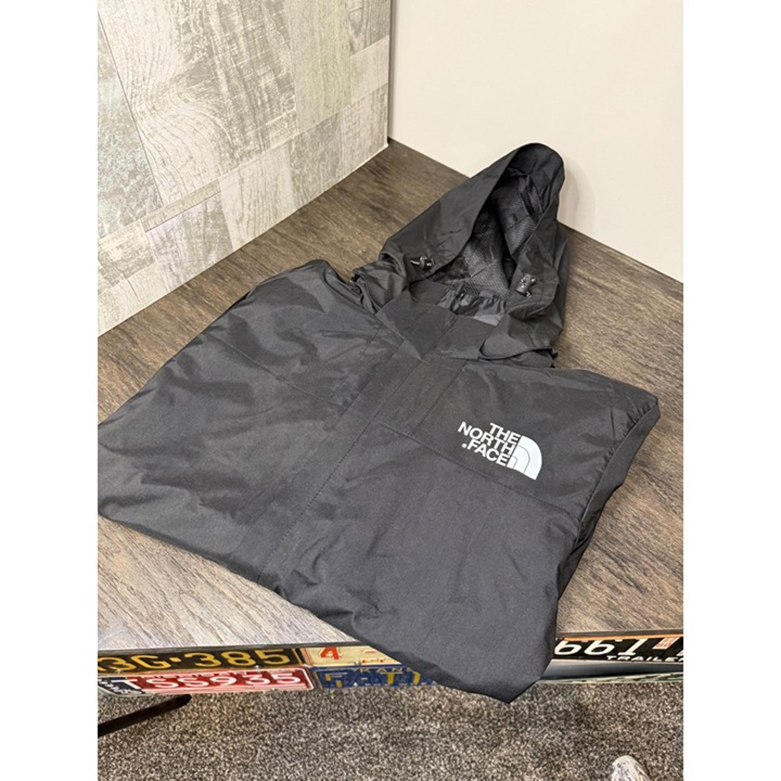 Men’s North Face Medium Jacket NEW winter jacket