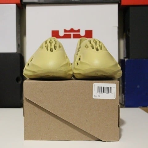 adidas Yeezy Foam RNNR Sulfur