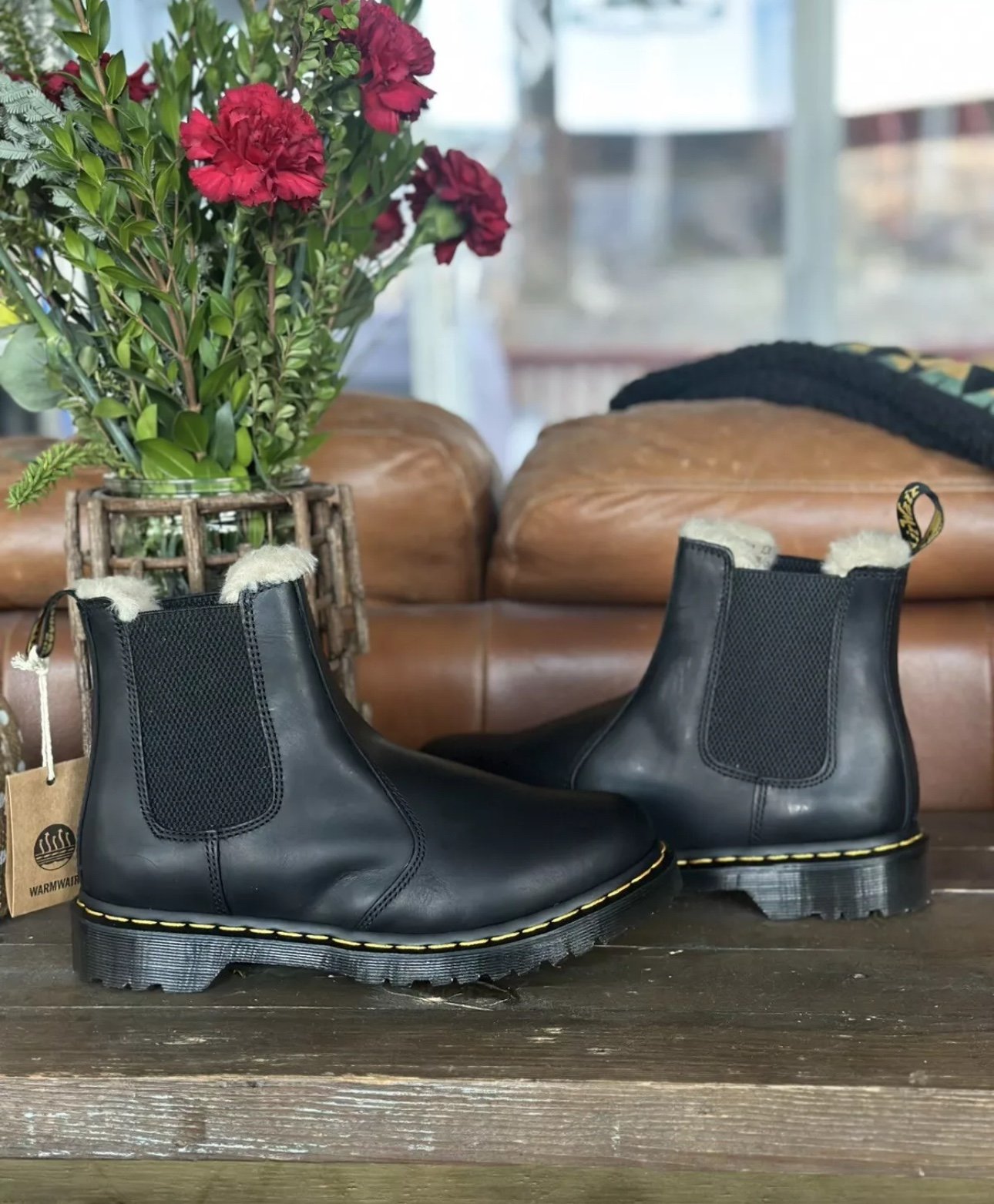 NEW Womens Dr. Martens LEONORE 2976 Faux Fur Lined Black Chelsea Boots Sz 9