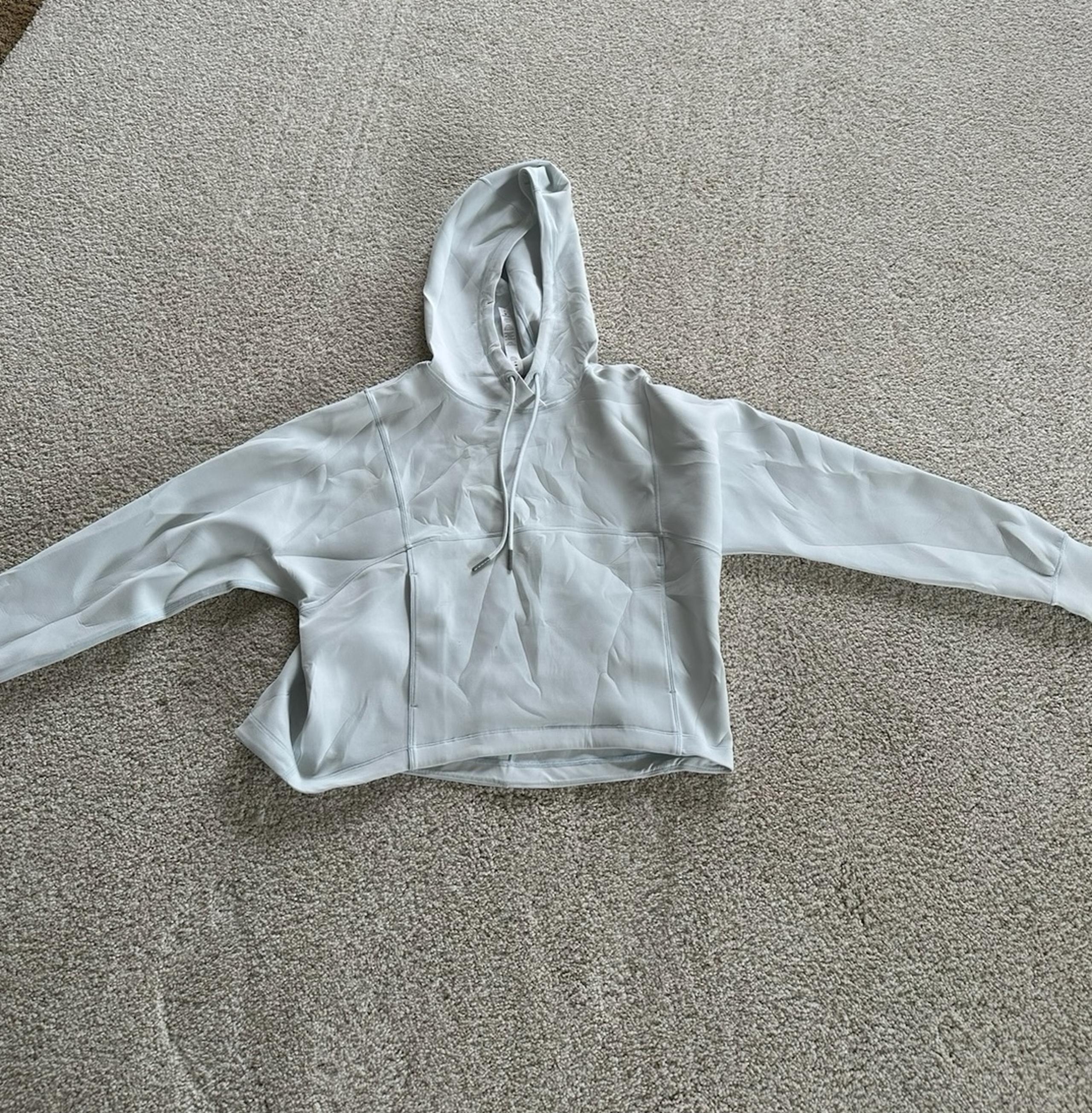 Lululemon Women’s Hoodie size 6