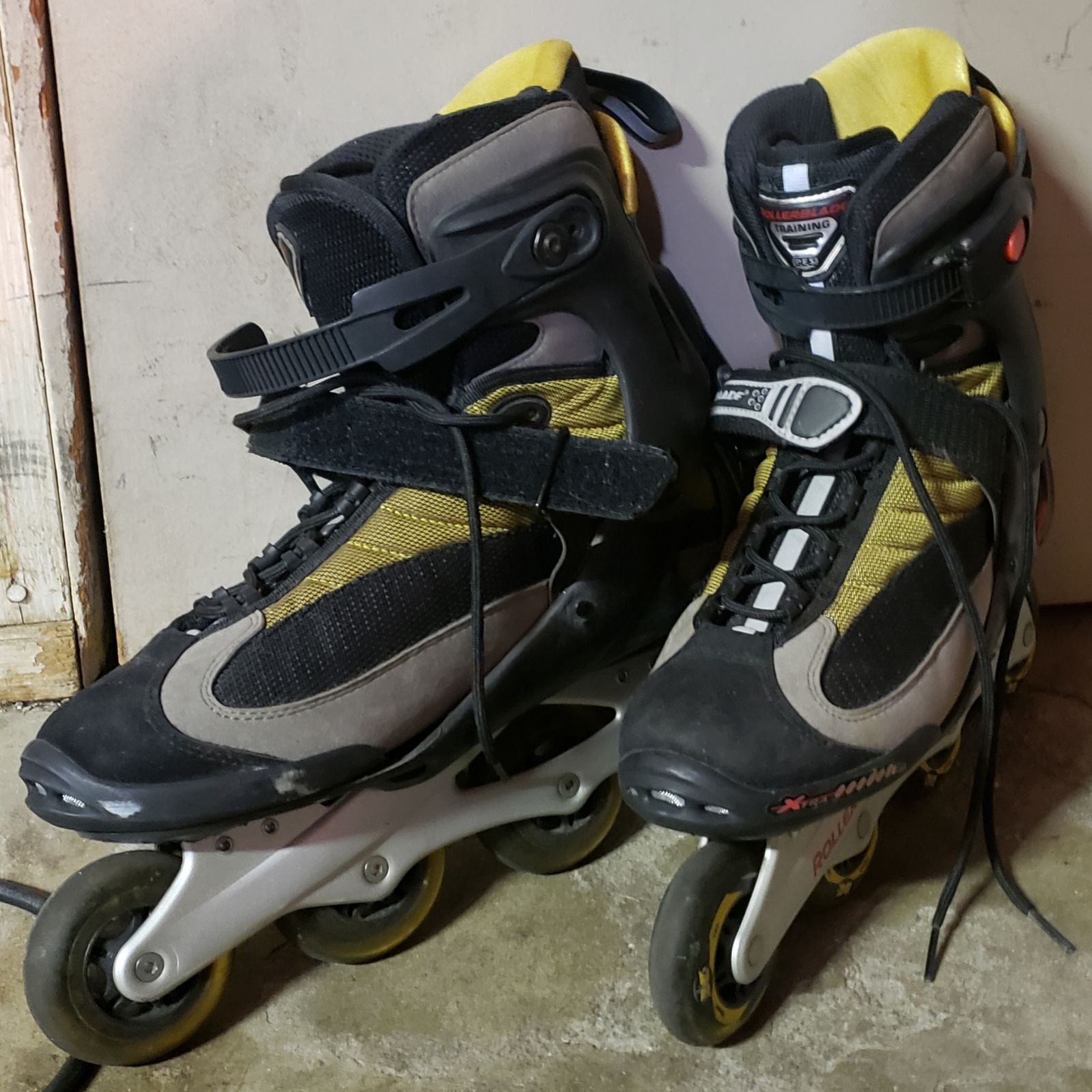 Vintage rollerblades