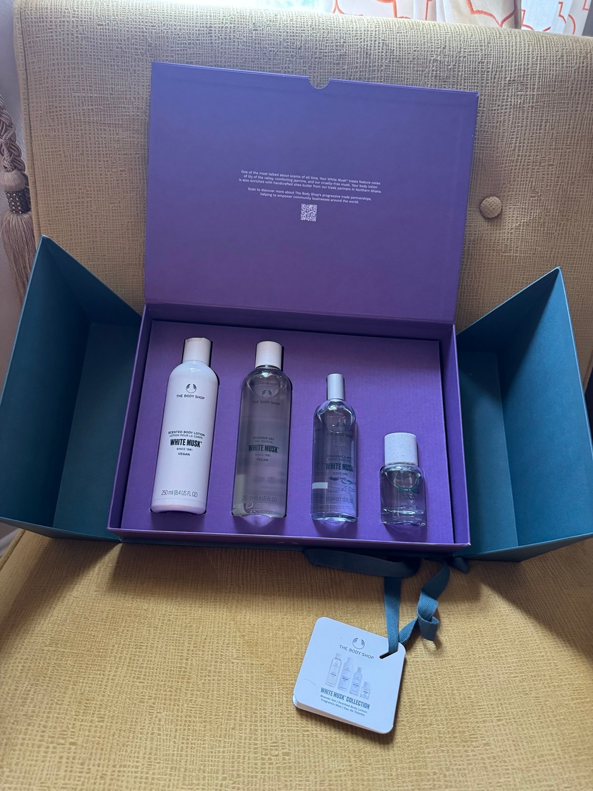 The body Shop White Musk Large Gift Set 4 piece