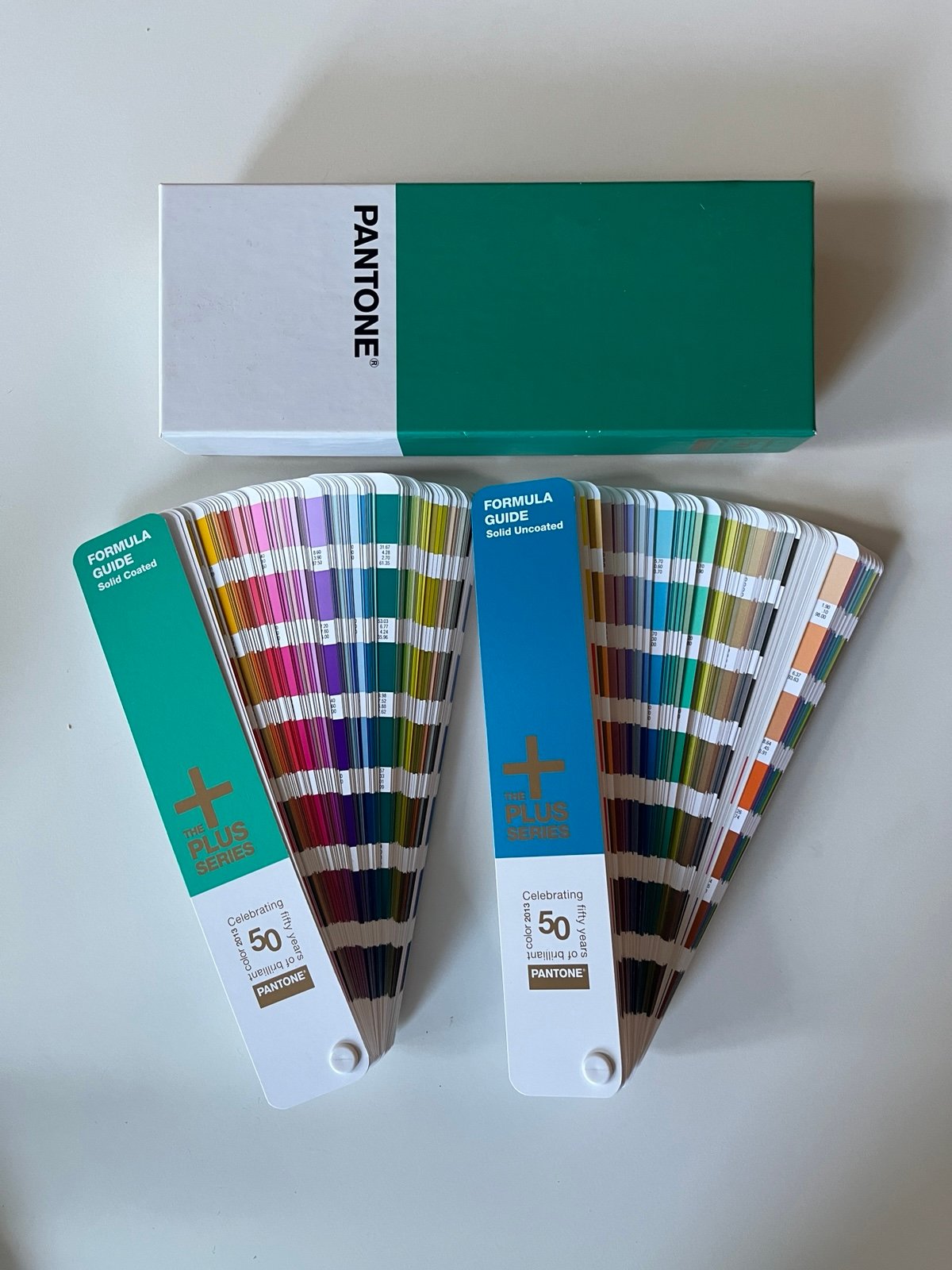 Pantone Formula Guide - Solid Coated + Solid Uncoated