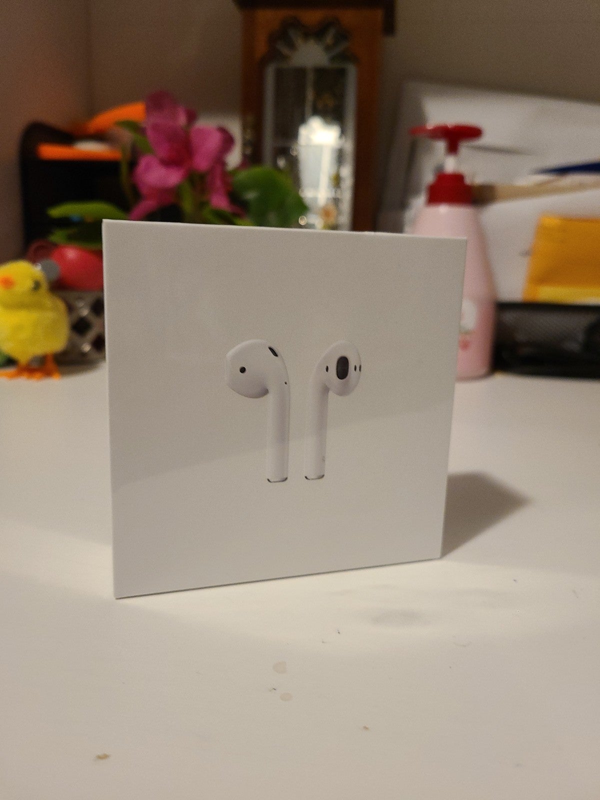 Apple shops AirPods