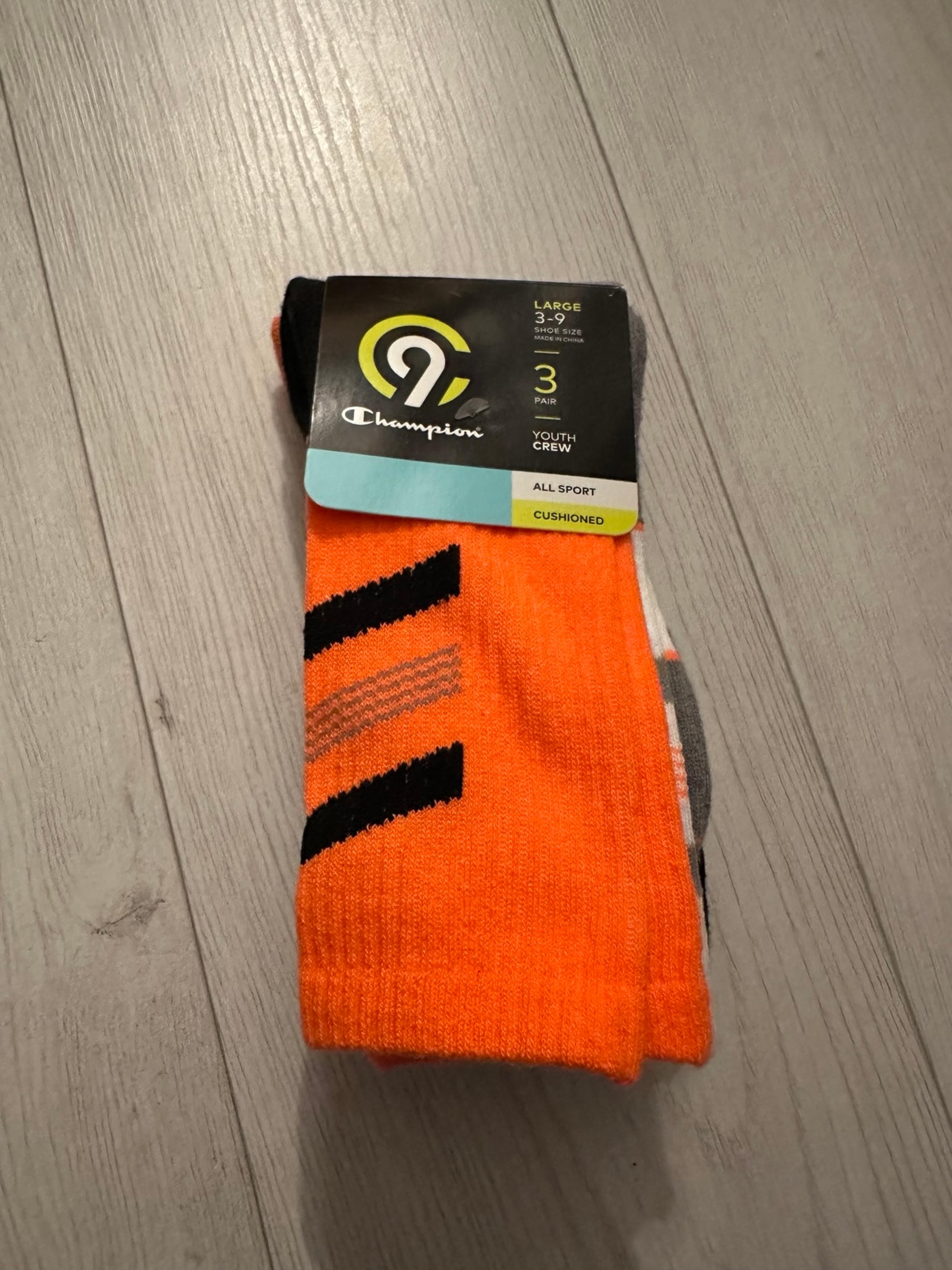 New Champion 9 all sport youth crew socks
