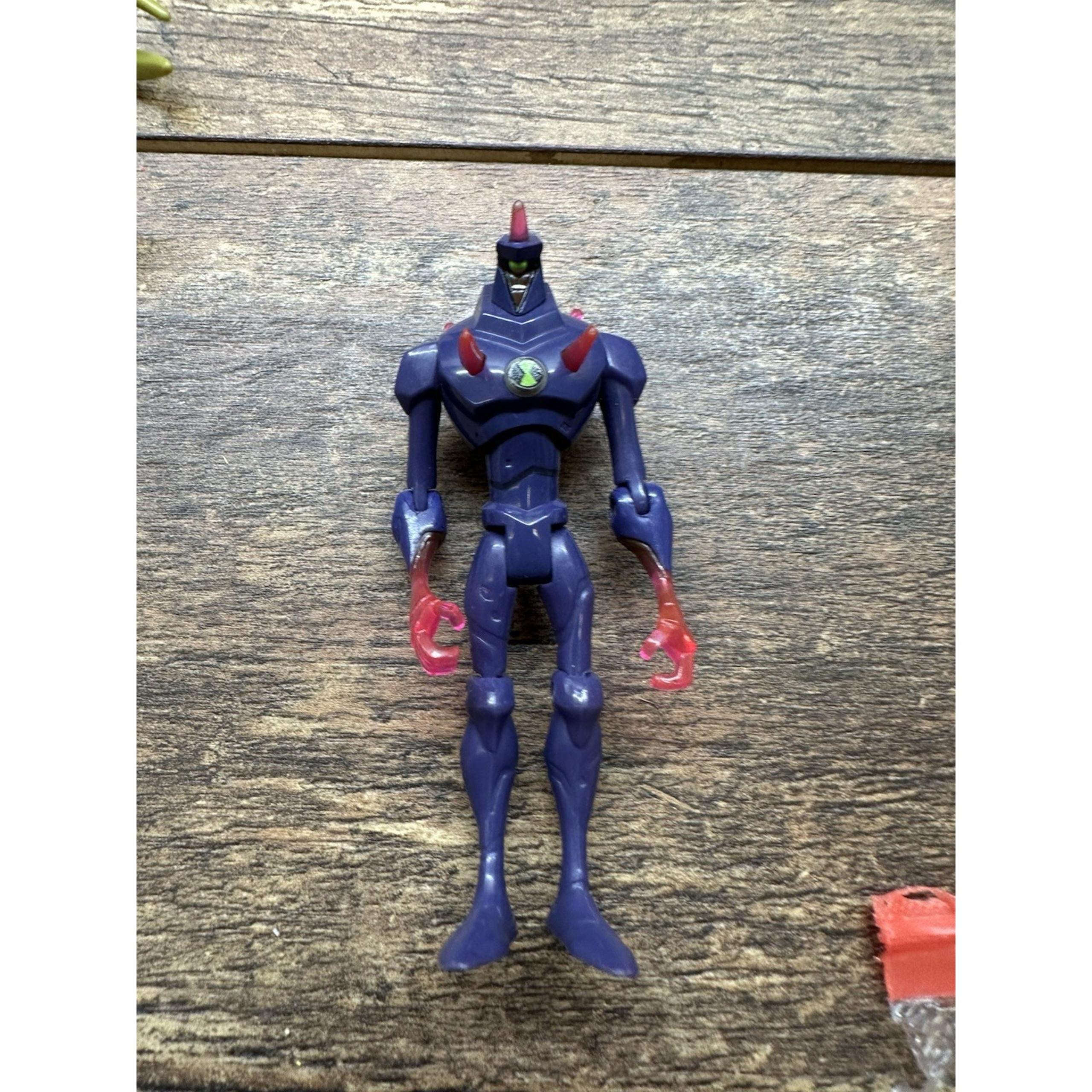 Ben 10 Alien Force Chromastone Defender Bandai 4 inch Figure Used