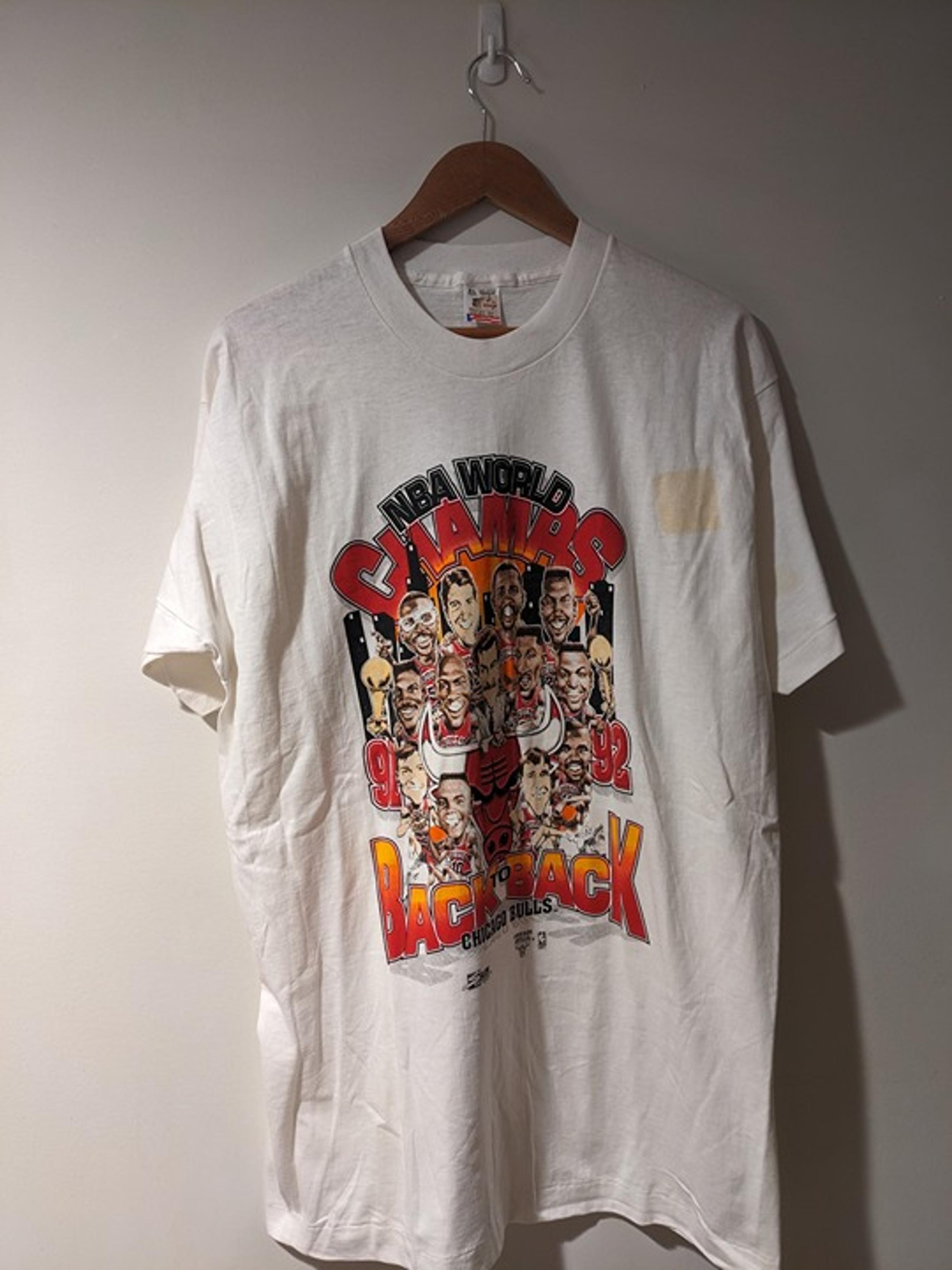 Vintage 1992 Chicago Bulls NBA World Champs Back to Back White X-Large T-Shirt