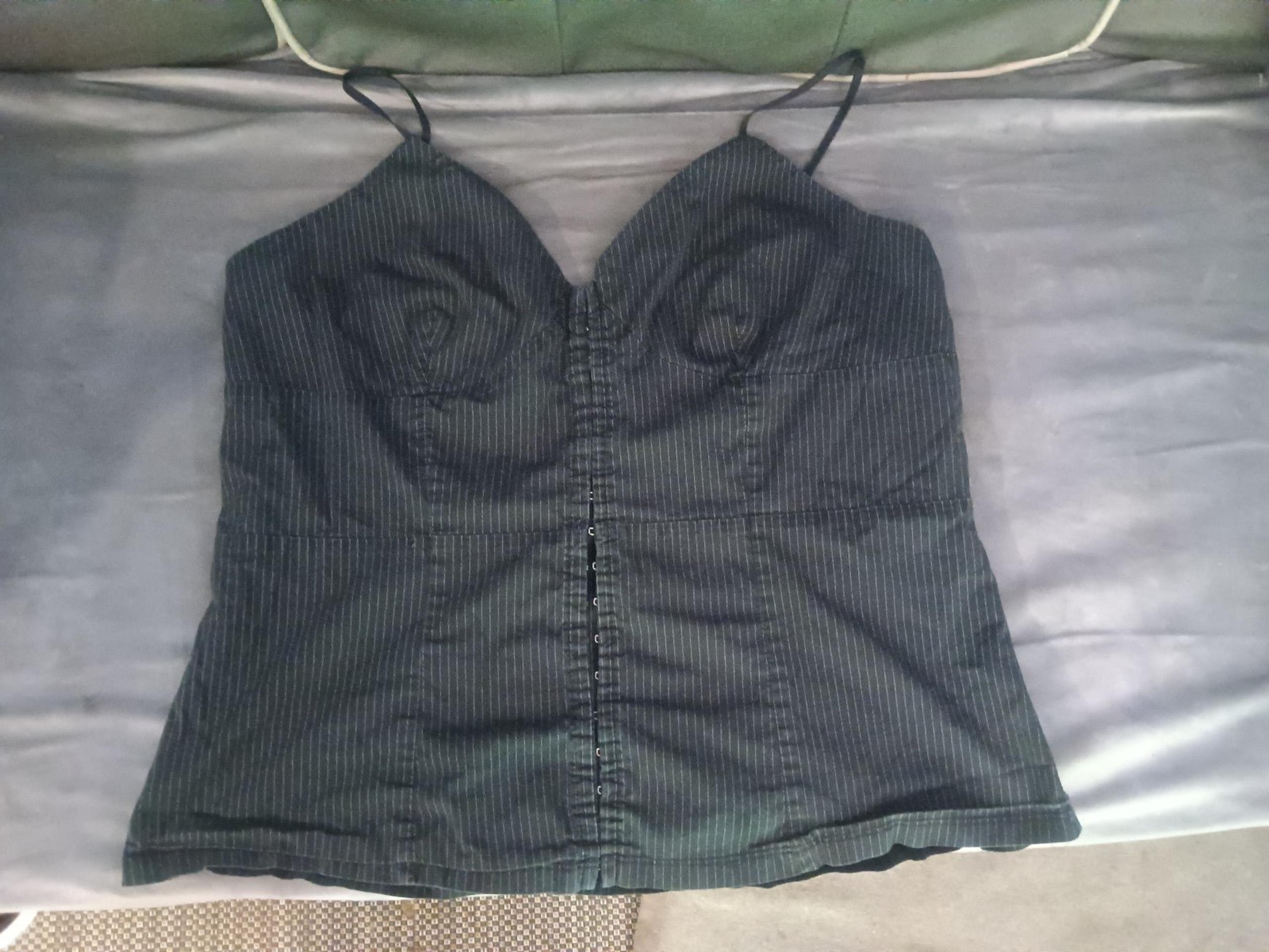 Women's dress shirt size L