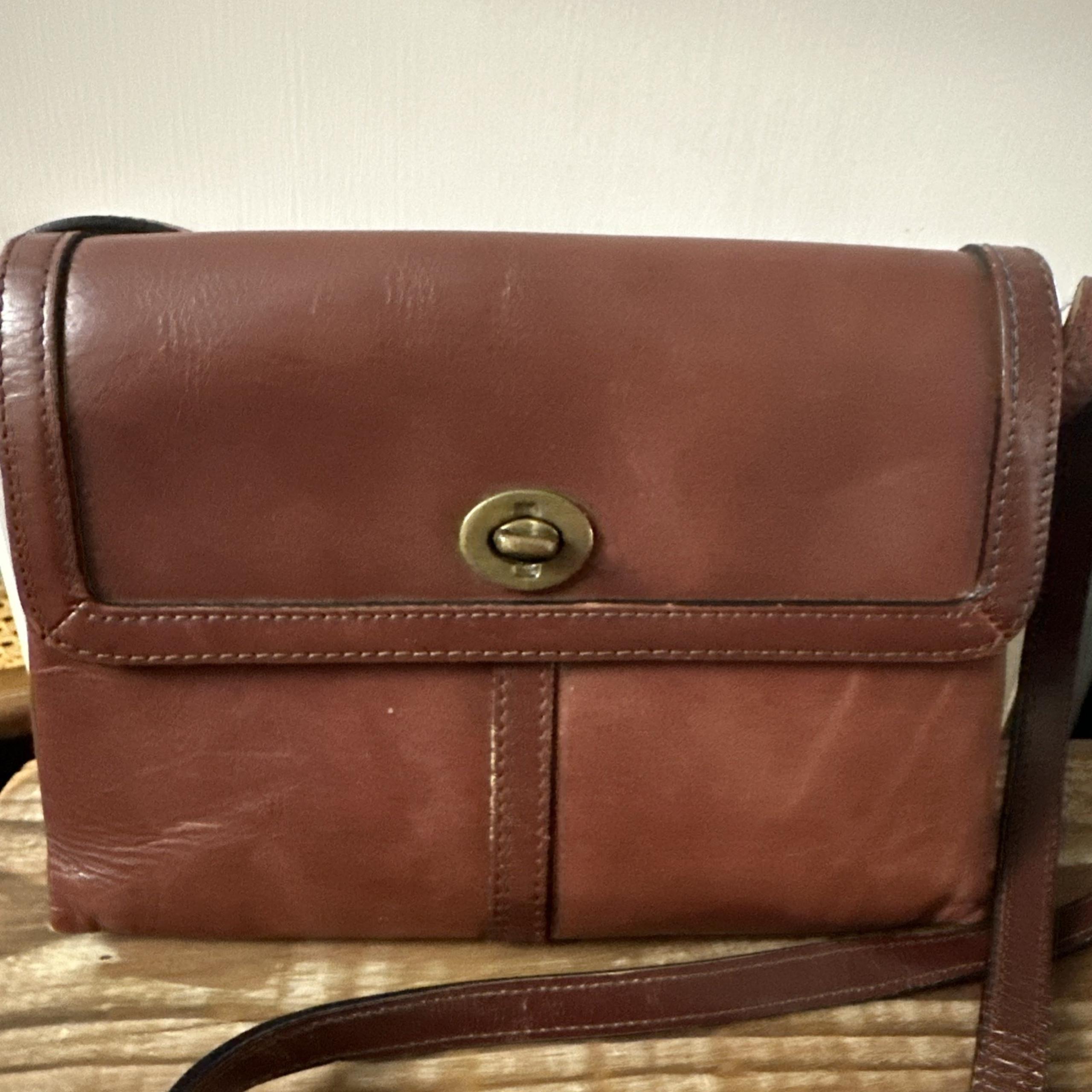 Vintage Fossil Forever Soft Brown Leather Turn Lock Crossbody Bag Leather