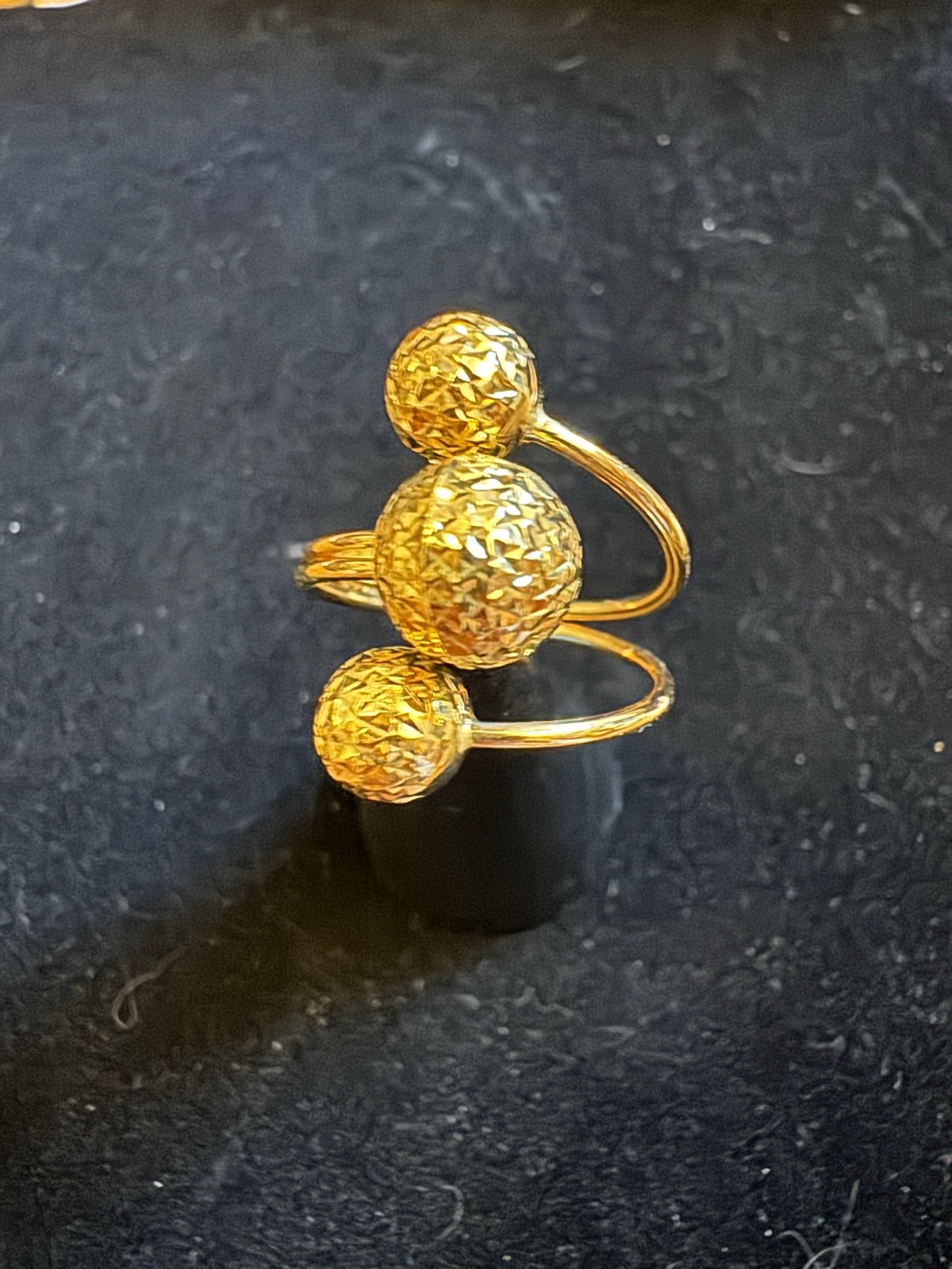 REAL 18K SAUDI GOLD BEADED RING SZ 5