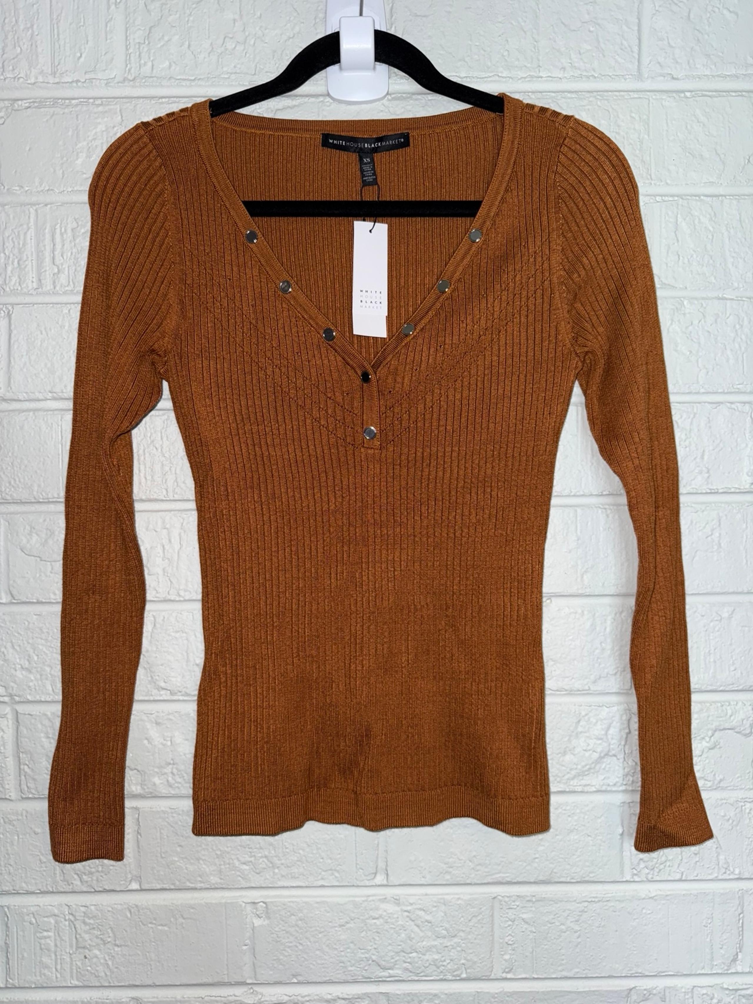 NWT White House Black Market Cognac V Neck Sweater Size XS ✨