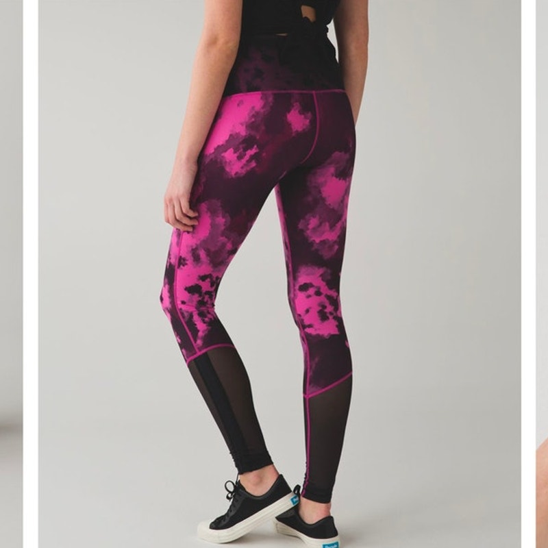 EUC Lululemon Sweaty Endeavor Tight Blooming Pixie Raspberry Black / Black Sz 4