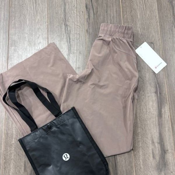 Swift Wide-Leg Mid-Rise Pant