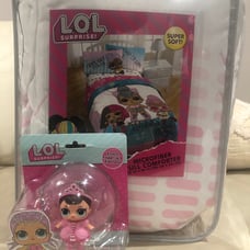 L.O.L. Surprise full comforter with mini doll!