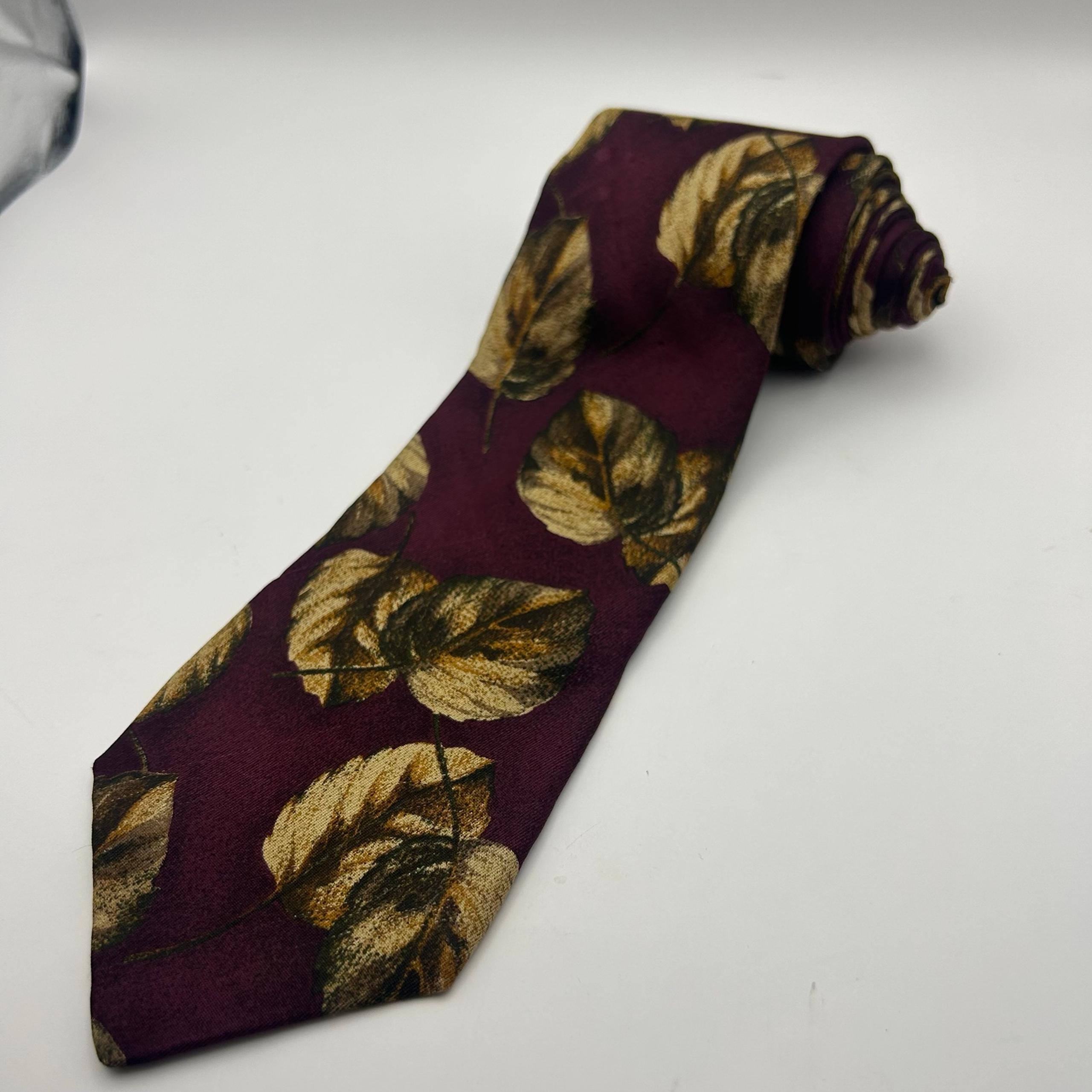 Vintage Claiborne Men's Necktie 100% Silk Maroon Red Floral Fall Leaf Pattern