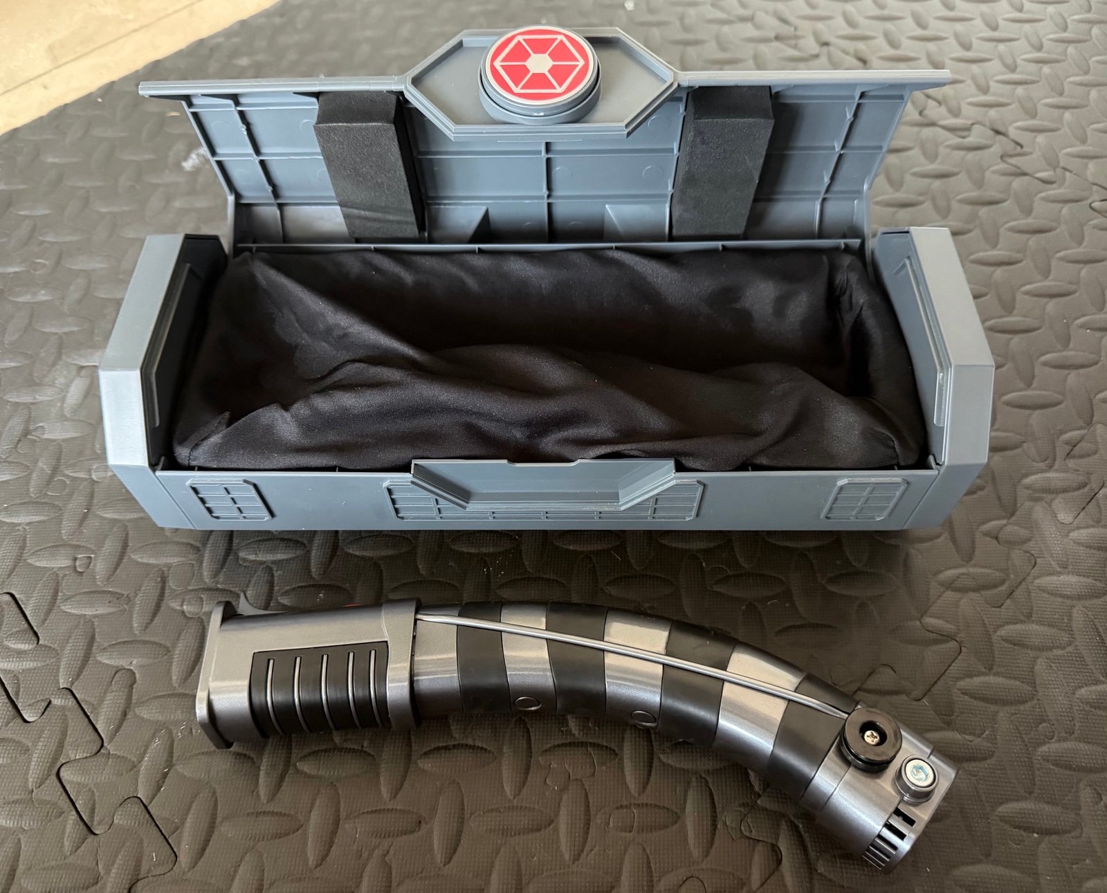 Asaj Ventress Galaxy’s Edge lightsaber RETIRED