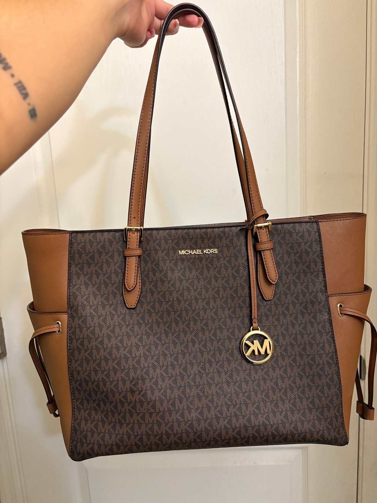 Michael Kors Wallet and Wristlet/phone holder