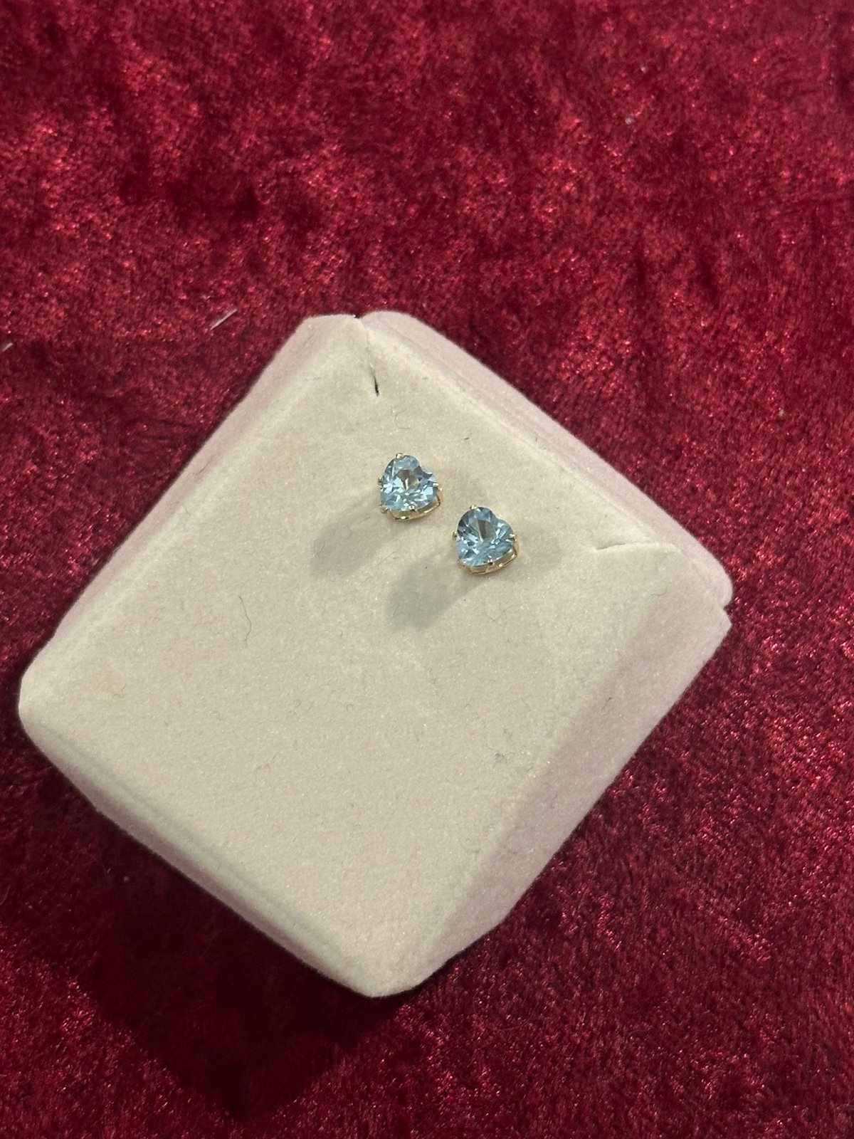 14k yellow gold heart aquamarine stud earrings