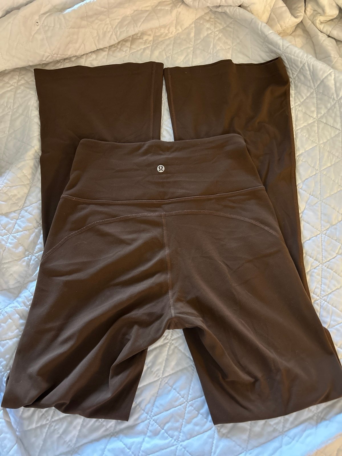 Lulu lemon Groove Nulu Super-High-Rise Flared Pant
Regular Size 6