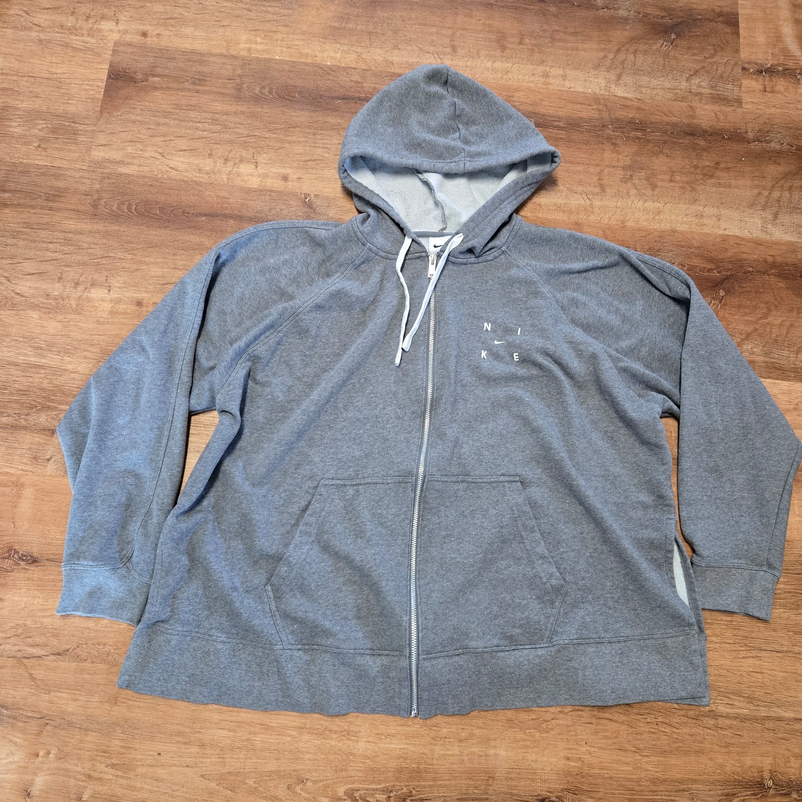 Women's Nike XXL zip-up hoodie