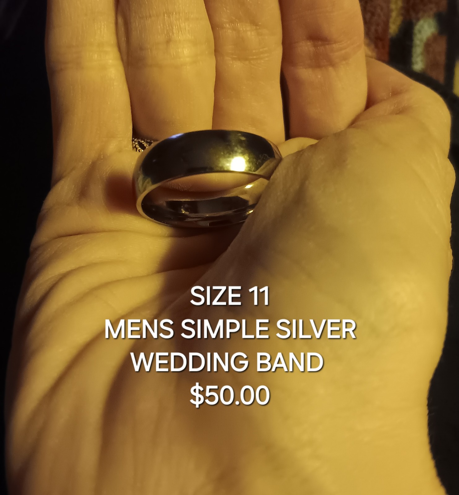 MENS SIMPLE SILVER WEDDING BAND