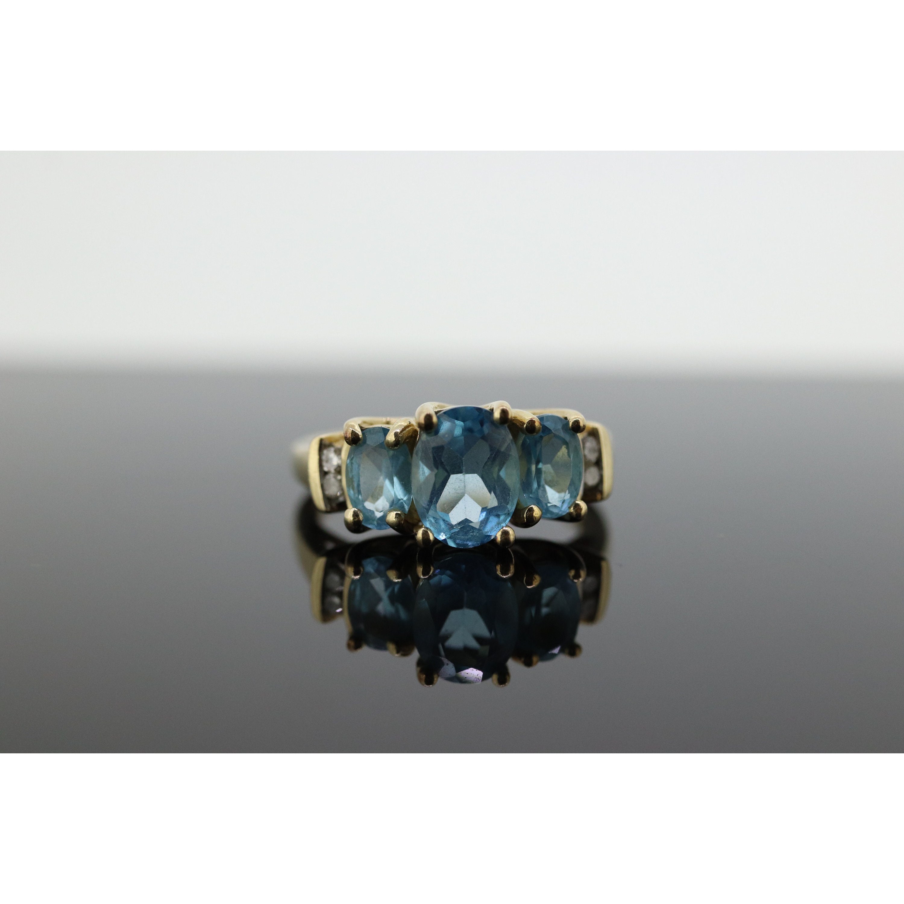 Blue TOPAZ 3 stone past present future ring. 10k THL Samuel Aaron. st(37)