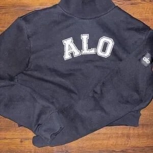 ALO | BLACK OVERSIZED TURTLENECK SWEATSHIRT WITH WHITE LOGO | S