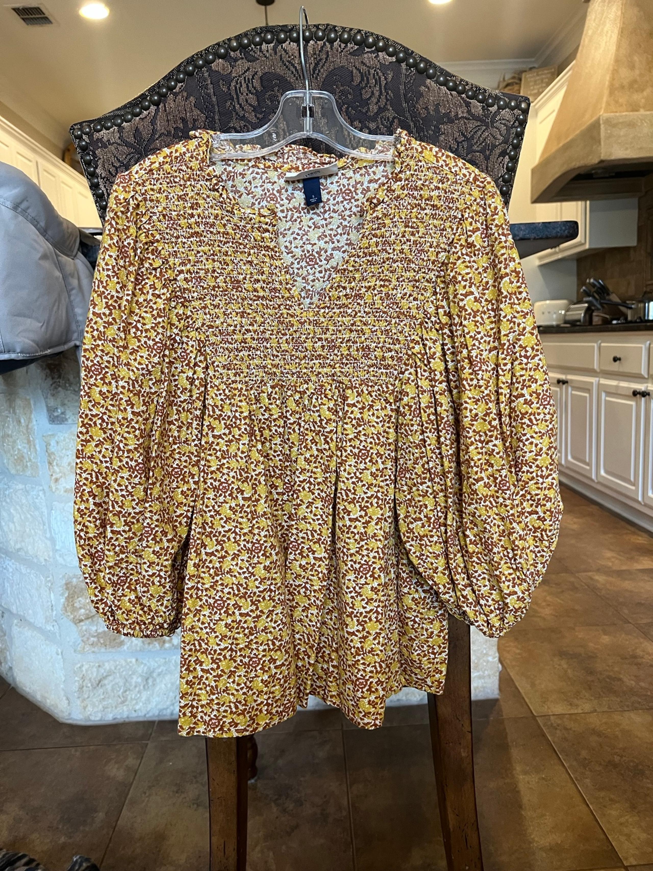 Universal Thread blouse size small