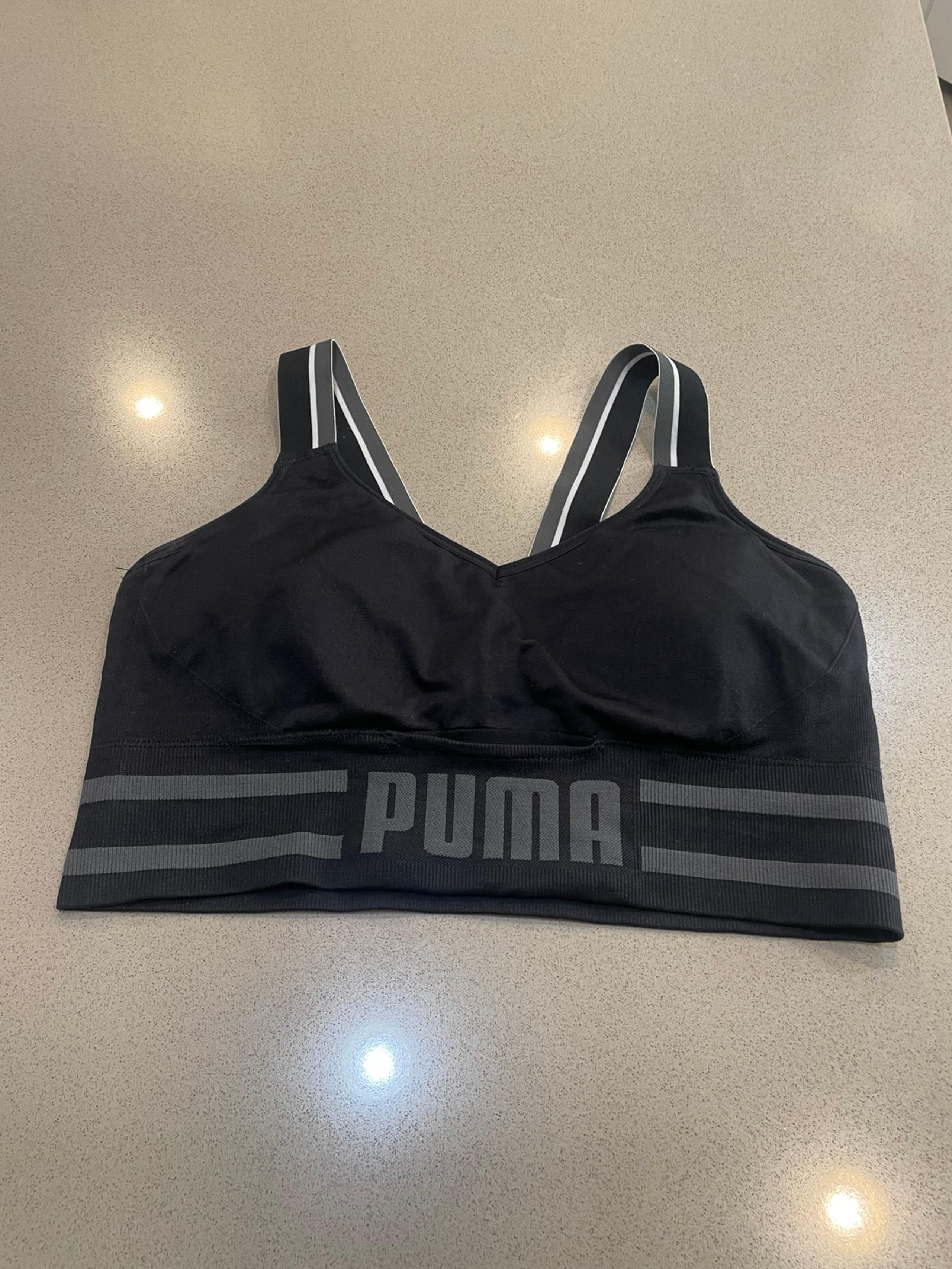 PUMA Women's Sports Bra with Removable Cups Size Large