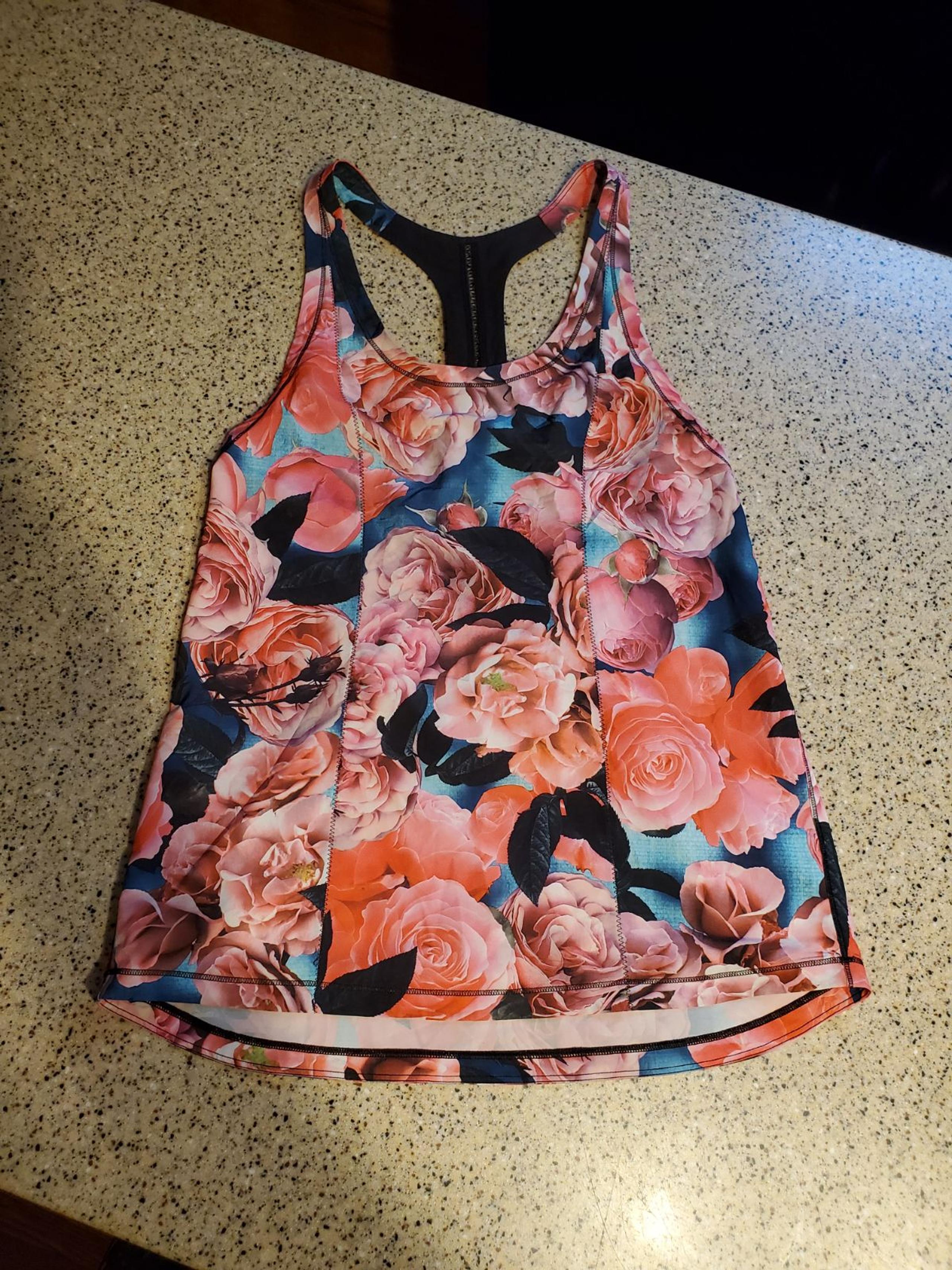 Lululemon SZ 6 Floral Tank Top