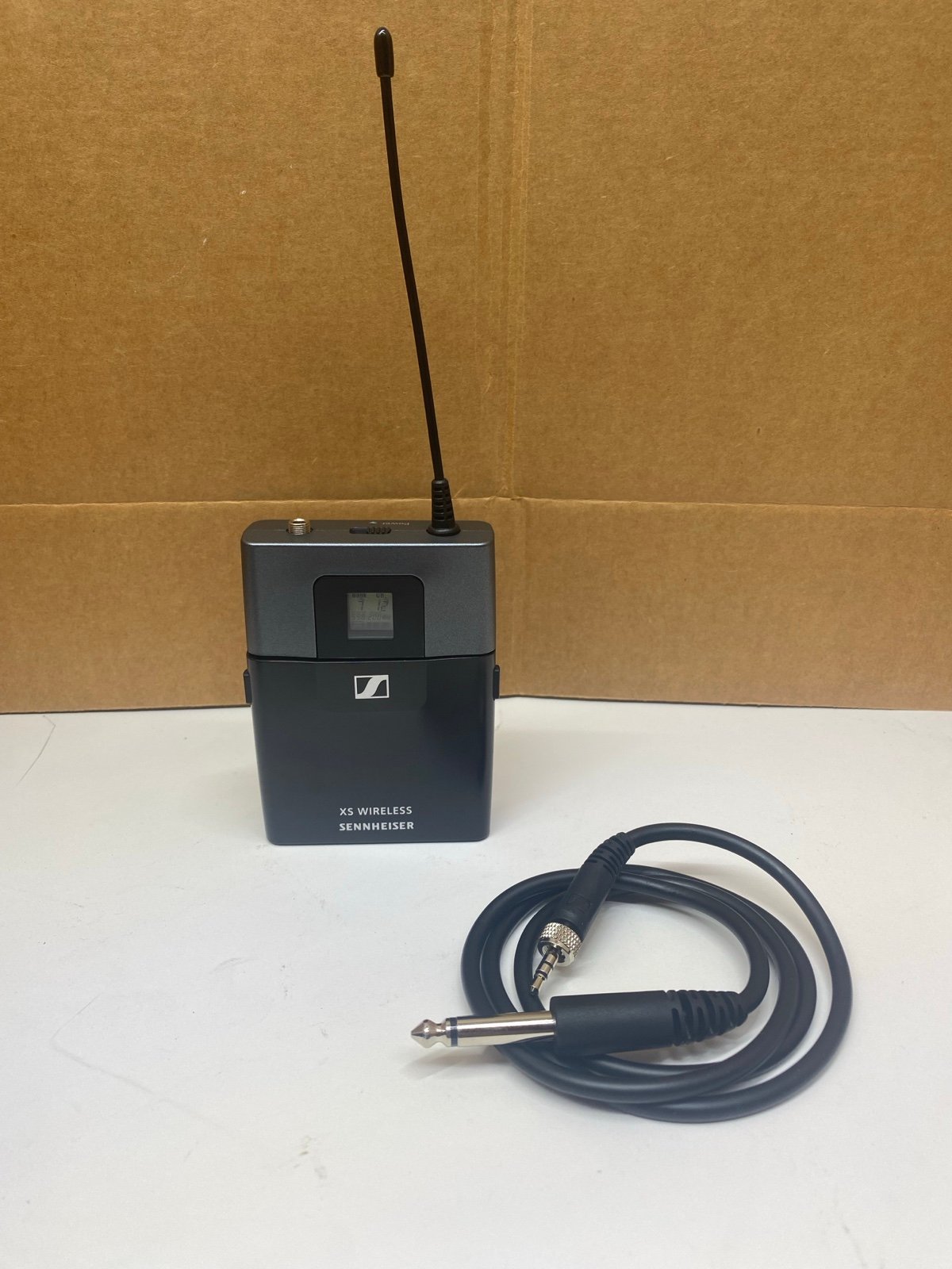 Sennheiser SK-XSW Bodypack Transmitter Frequency (548-572 MHz)