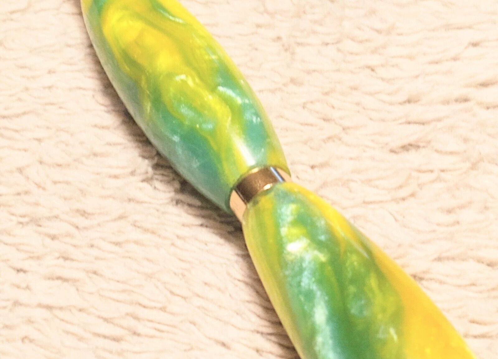 Beautiful Green and Yellow Acrylic Resin Twist Action Ink Pen