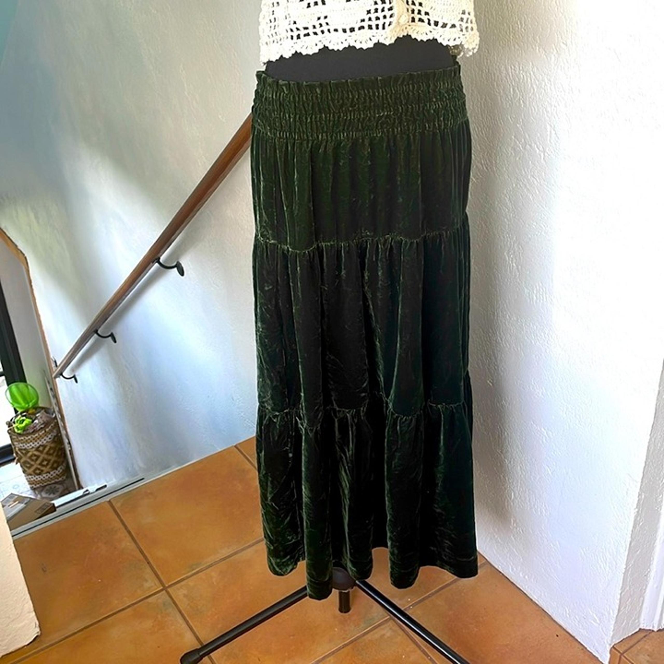 Rachel Zoe Emerald Green Velvet Maxi Skirt Size Small NWOT