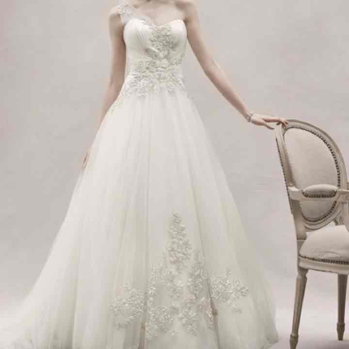 Oleg Cassini wedding dress