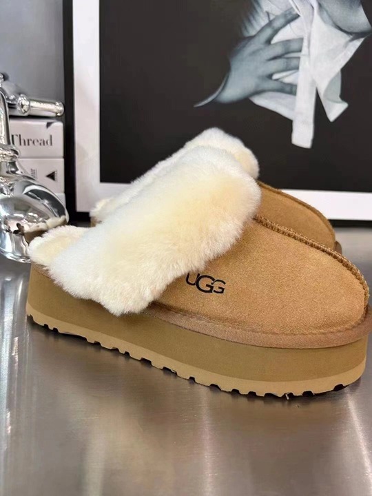 UGG Disquette Platform Slippers Chestnut EU 38