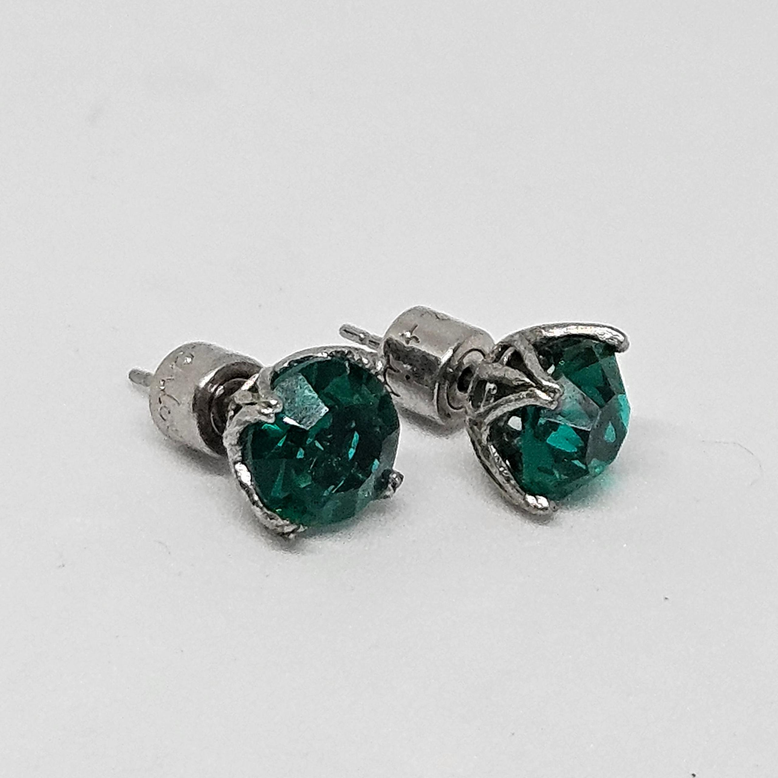 Chloe + Isabel Round Birthstone Stud Earrings E118EMR Shiny Rhodium-Plated