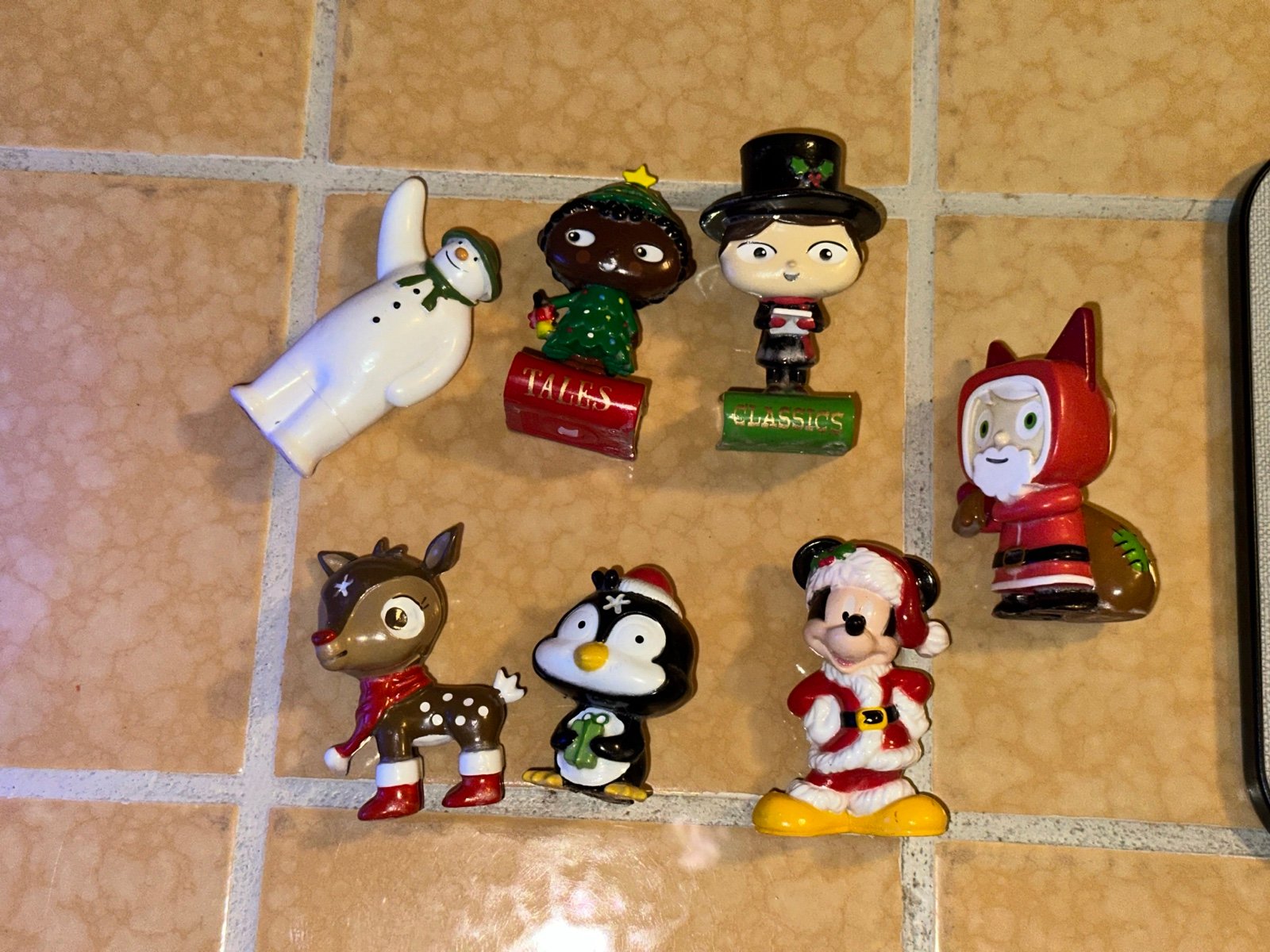 Lot of 7 Christmas themed Tonie box characters