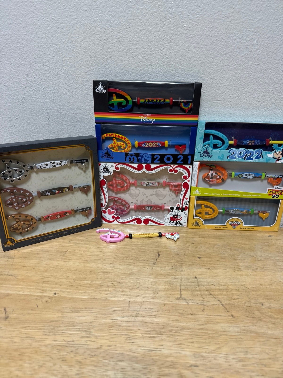Disney Store Collectible Keys (Mickey and friends lot)