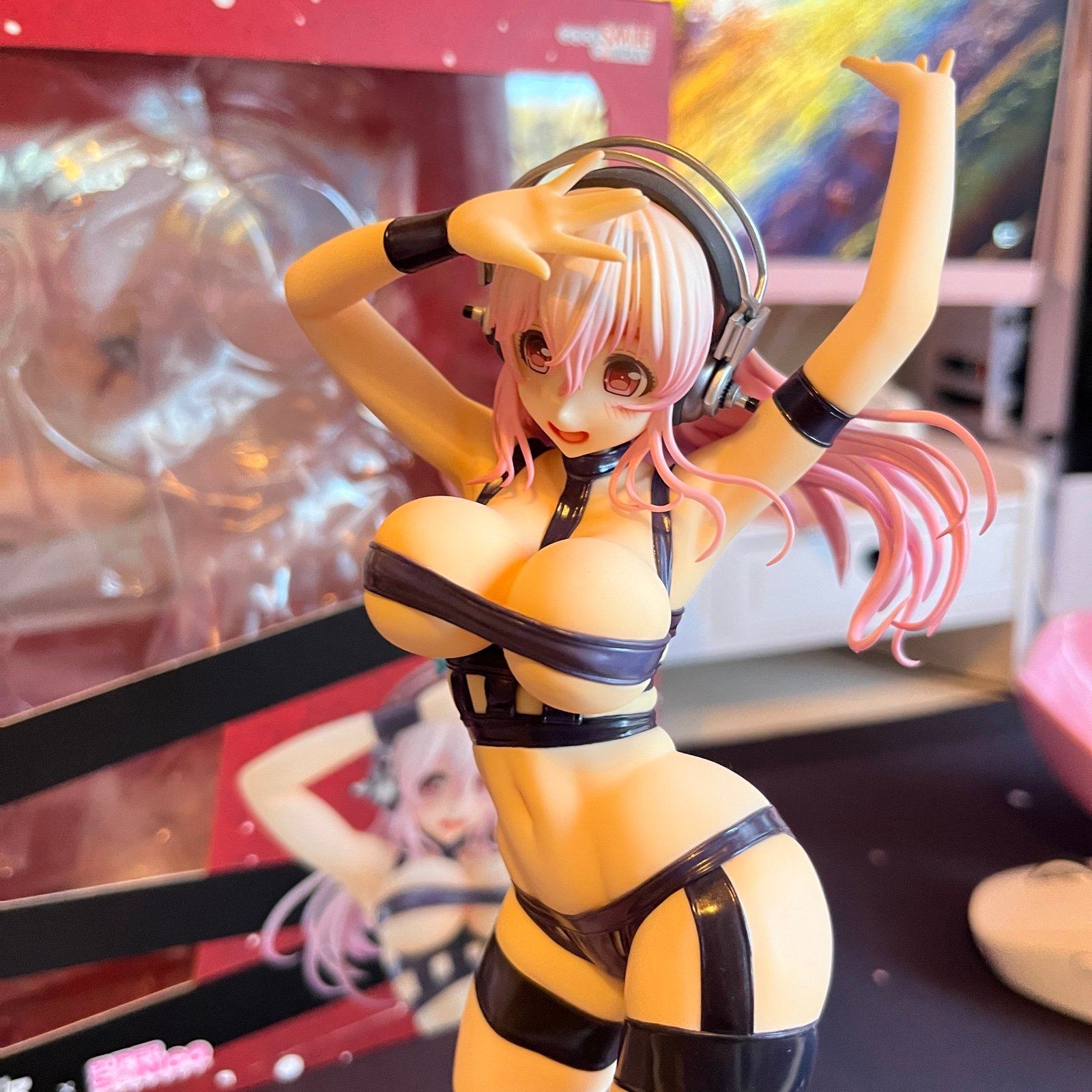 Super Sonico Super Pochaco 1/7 Hot Limit Ver.